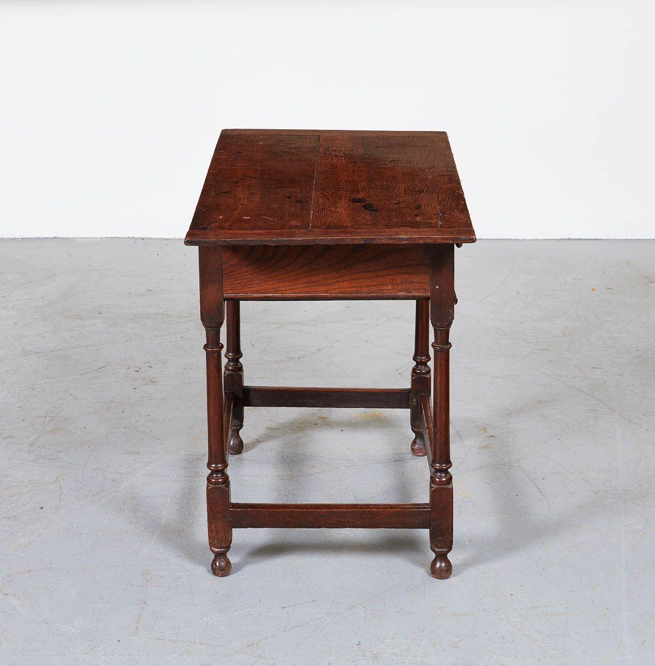 17th c. English Oak Table For Sale 1