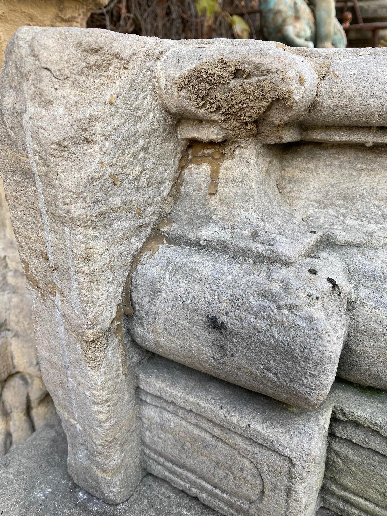 Escultura de Piedra Tallada a Mano Columna Base Pedestal Tope de Puerta Elemento Decorativo LA en venta 3