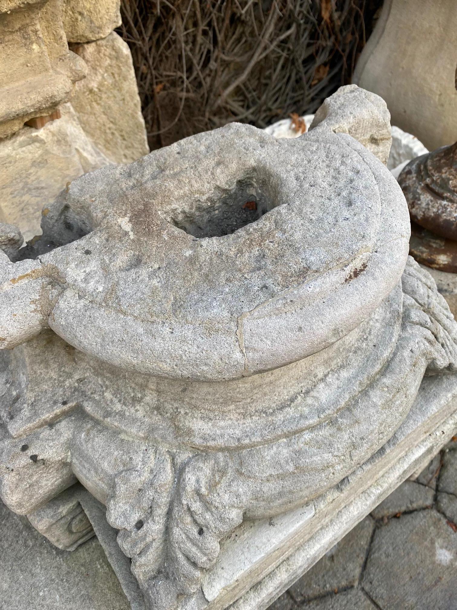 Escultura de Piedra Tallada a Mano Columna Base Pedestal Tope de Puerta Elemento Decorativo LA Francés en venta