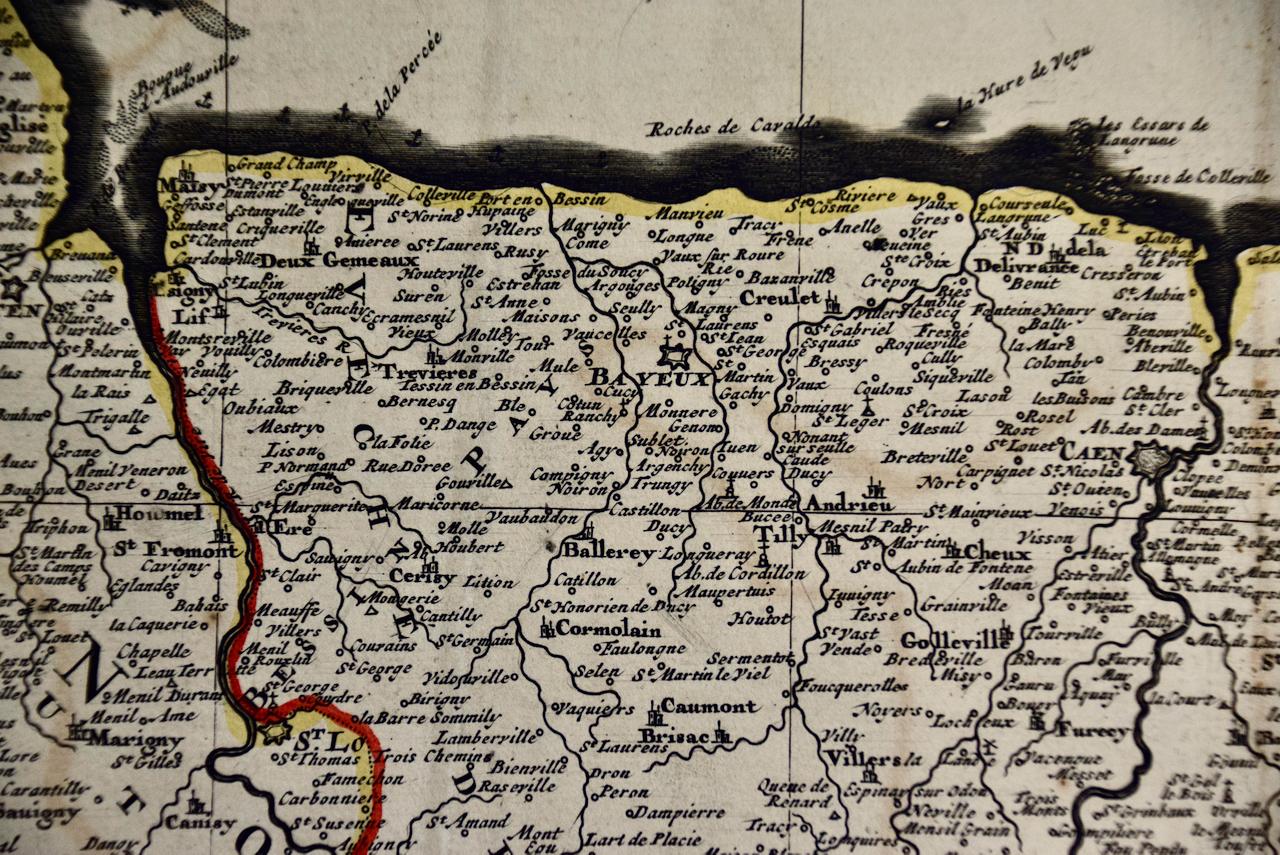 Papier La région de Normandie en France : une carte du XVIIe siècle colorée à la main par Sanson et Jaillot en vente