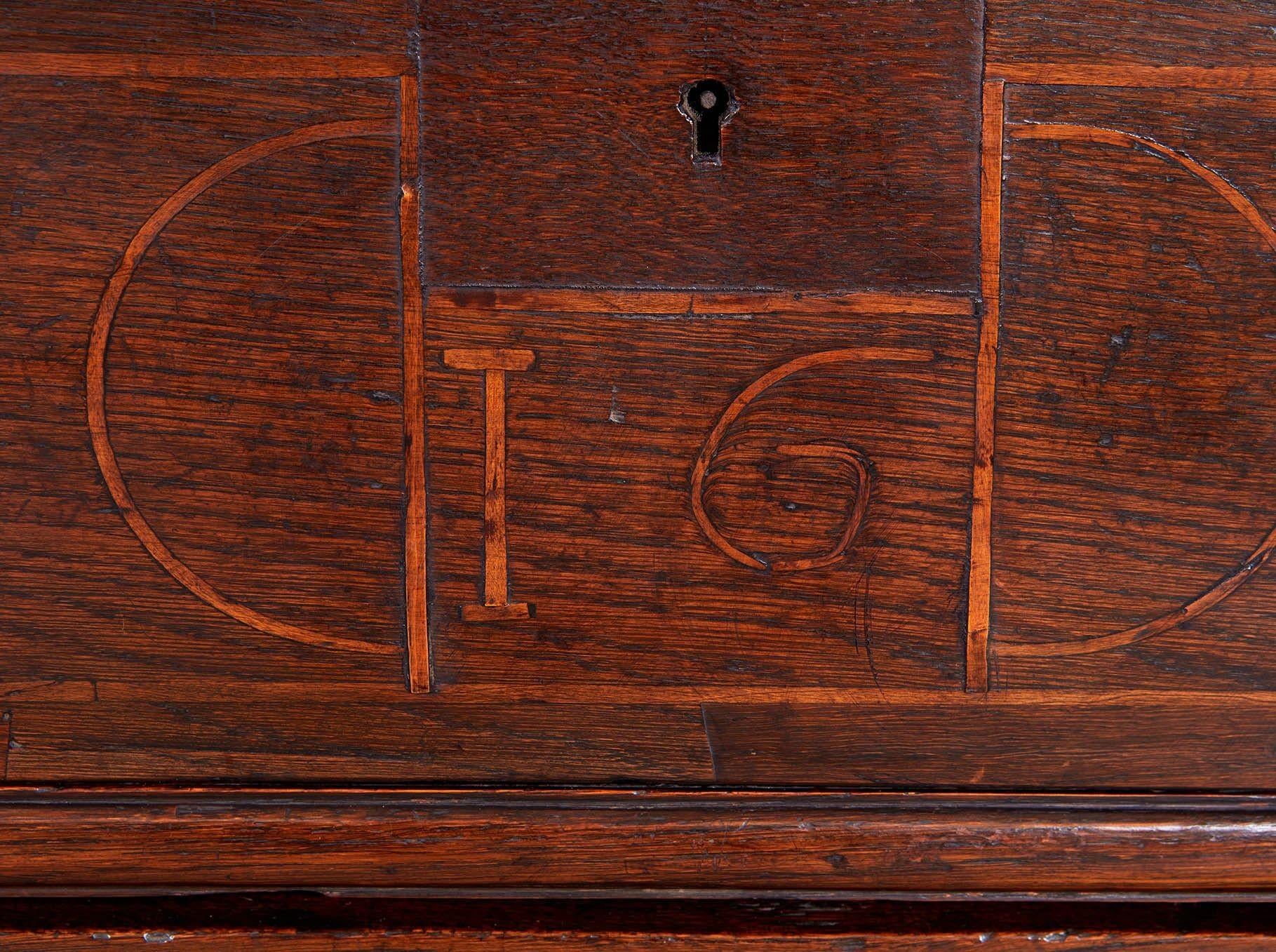 17th c. Inlaid Oak Chest of Drawers In Good Condition For Sale In Greenwich, CT