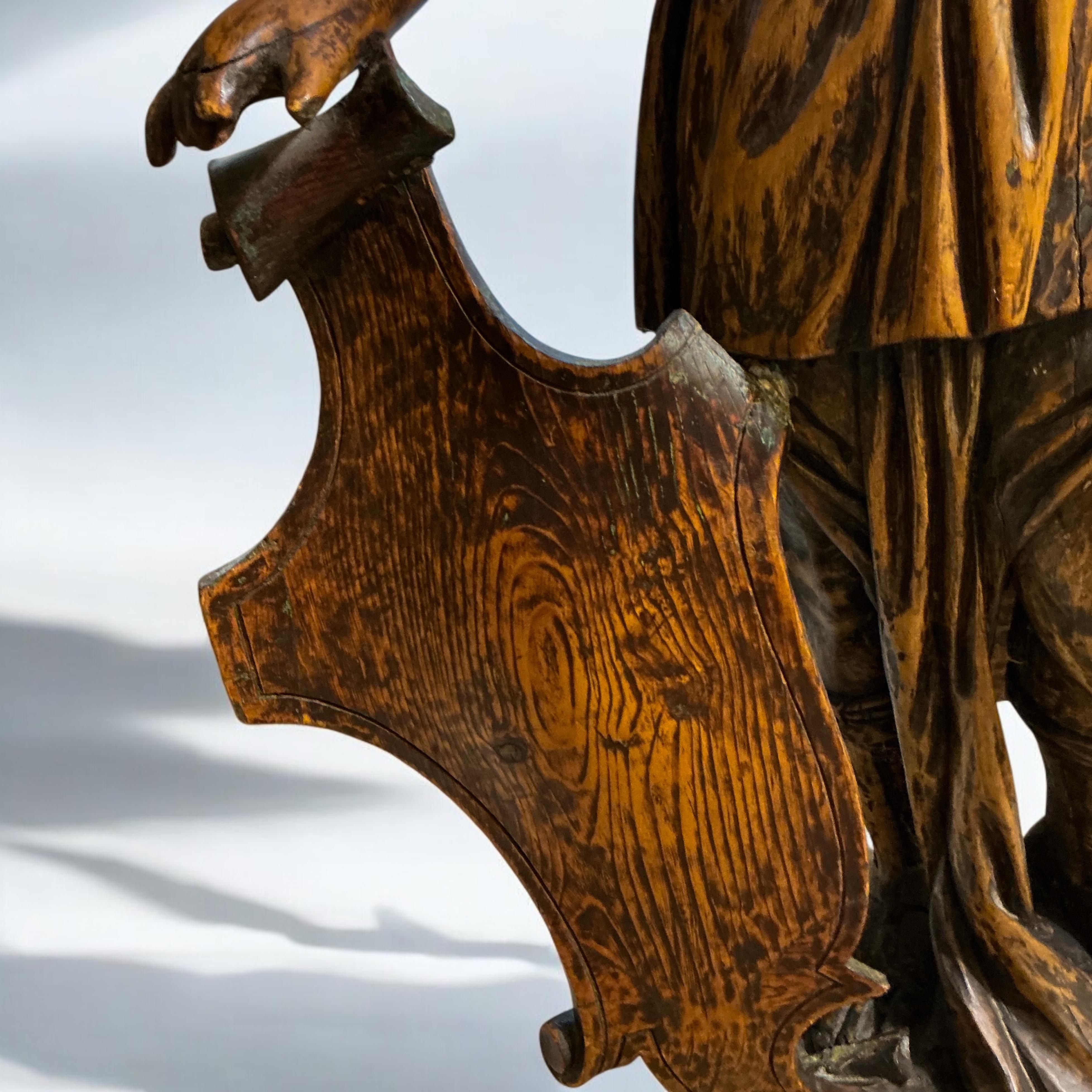Siglo XVII. Estatua neoclásica italiana de madera de frutal tallada / Pedestal Santos en venta 1