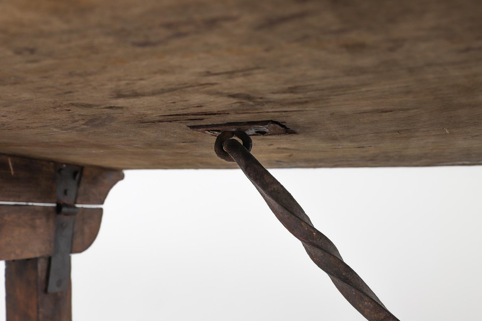 17th Century Spanish Writing Table with Fasteners in Walnut 7