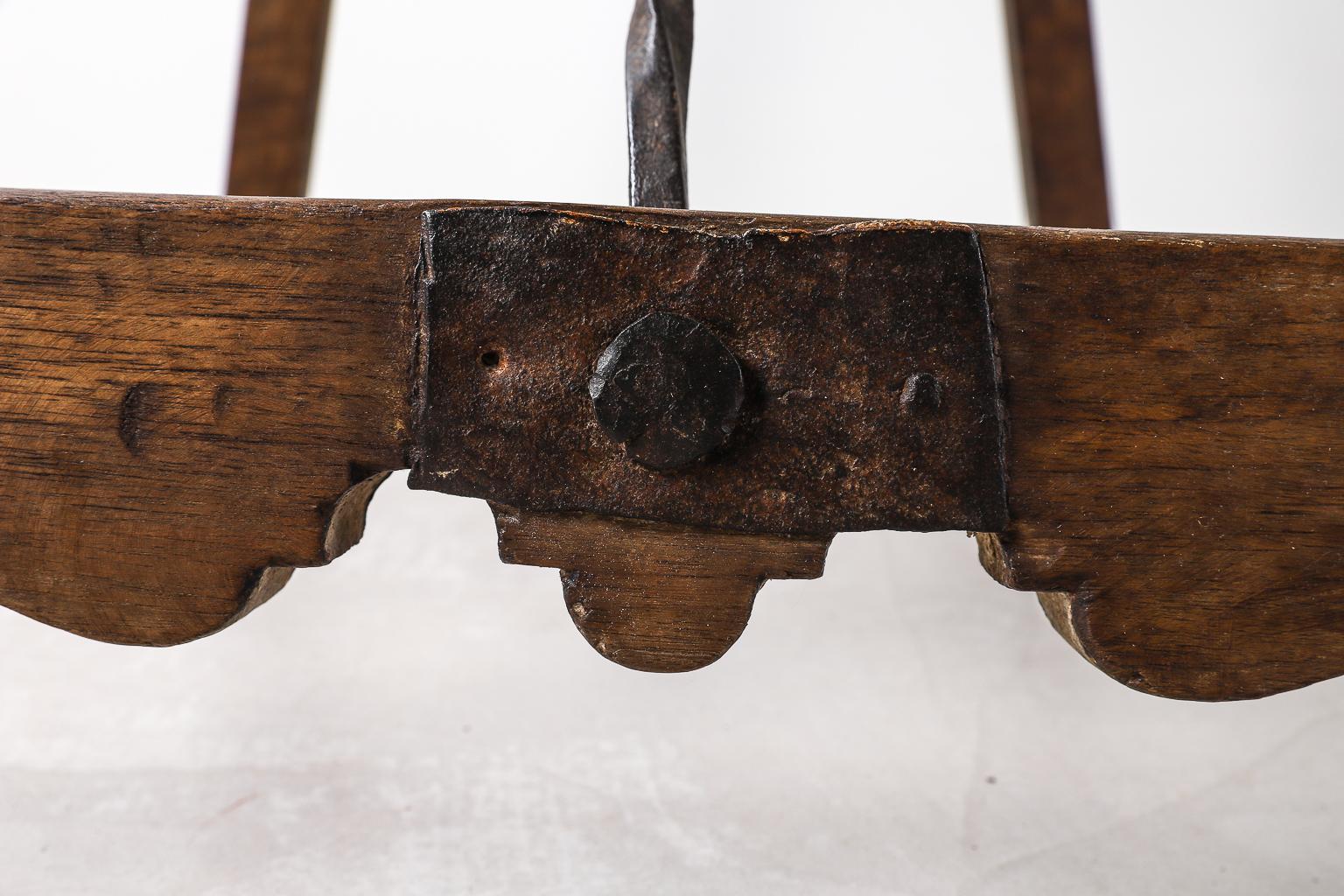 17th Century Spanish Writing Table with Fasteners in Walnut 1