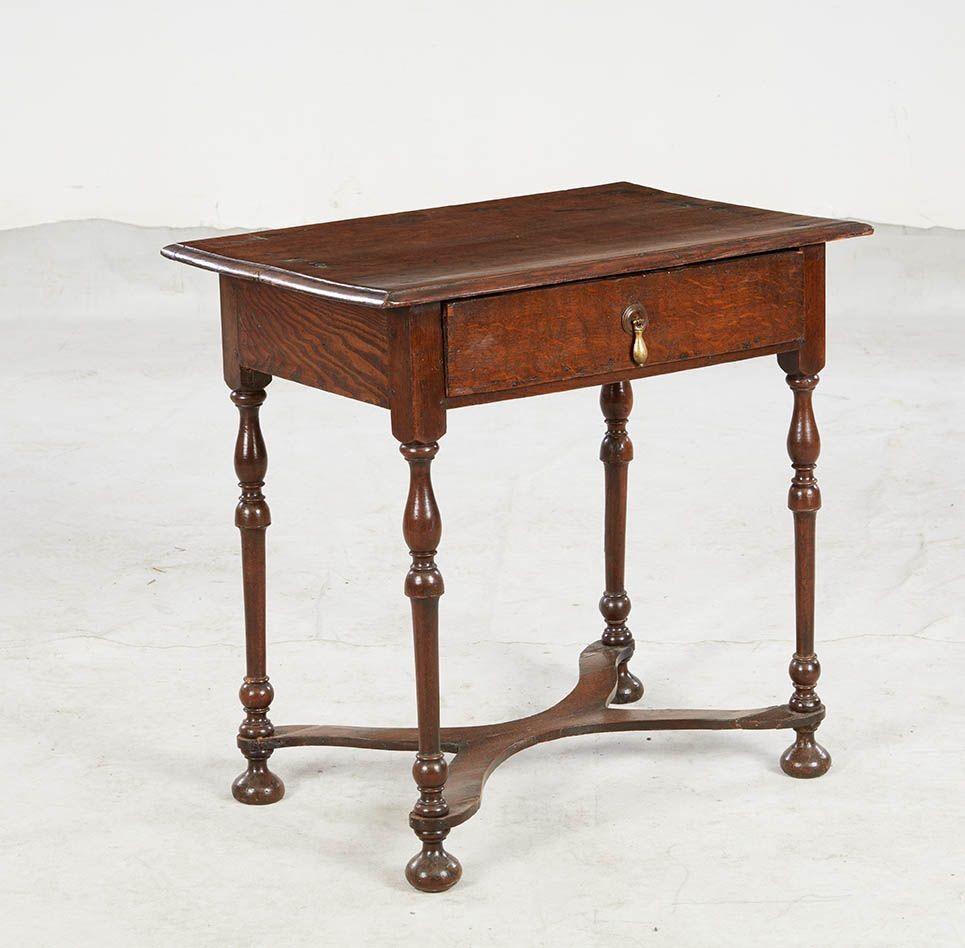 17e s. Table d'appoint Willam and Mary Bon état - En vente à Greenwich, CT