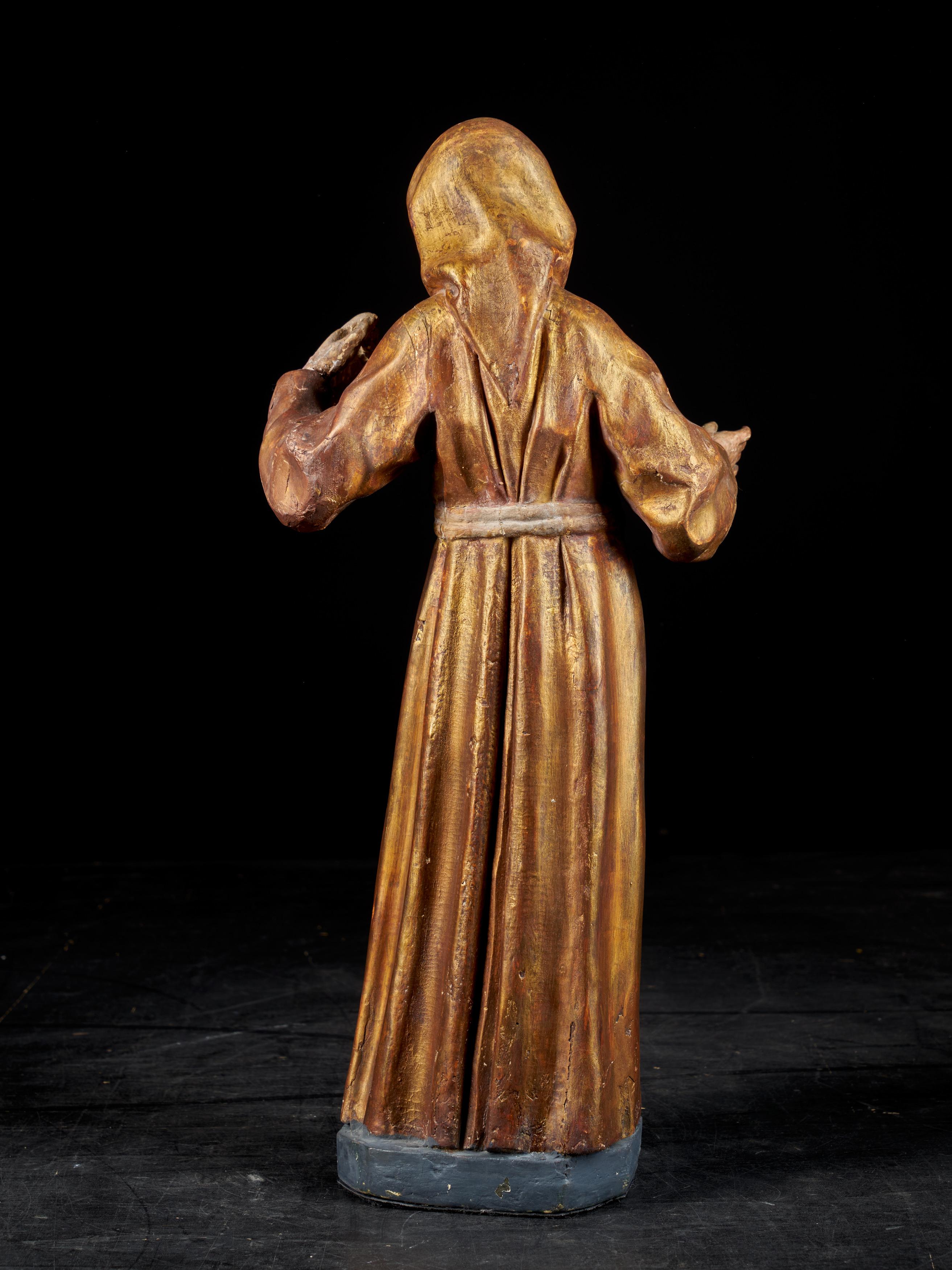 Wooden Statue of Saint-Francis with the Original Polychromy and Gilding In Good Condition In Leuven , BE
