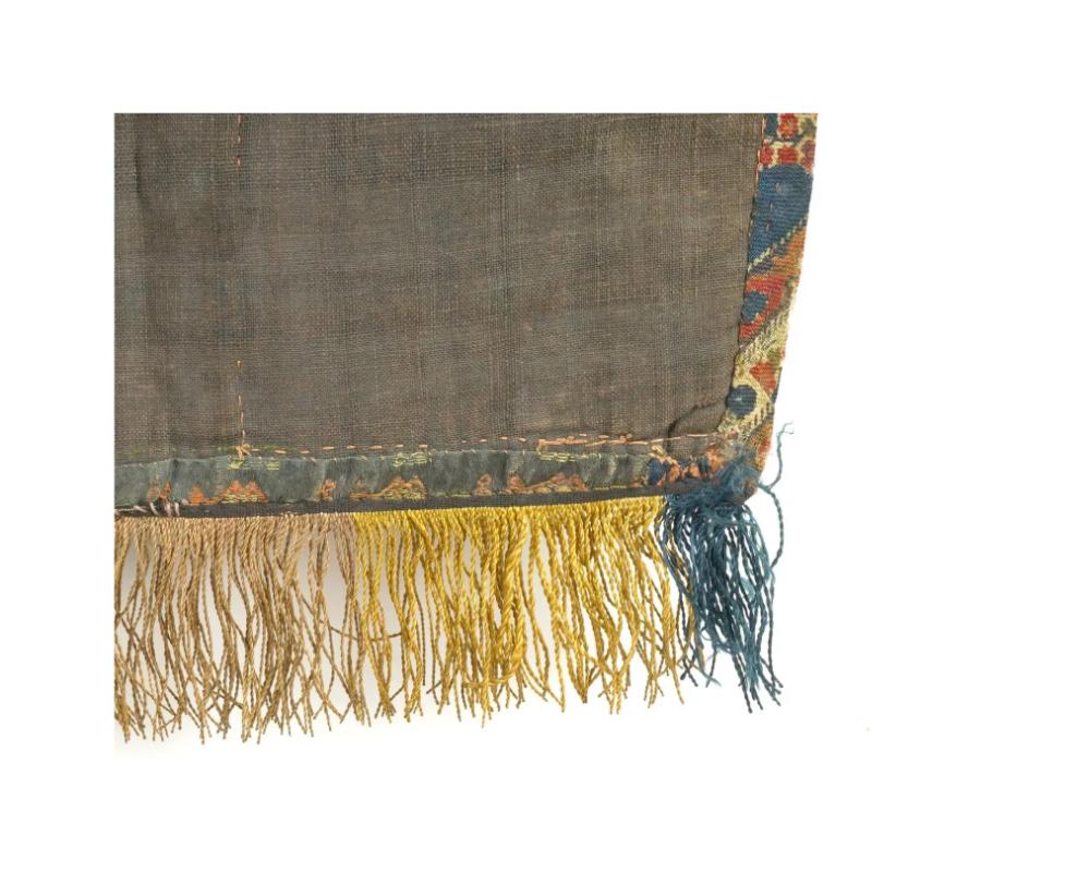 Textile brodé de la dynastie perse Safavid du XVIIe siècle en vente 3