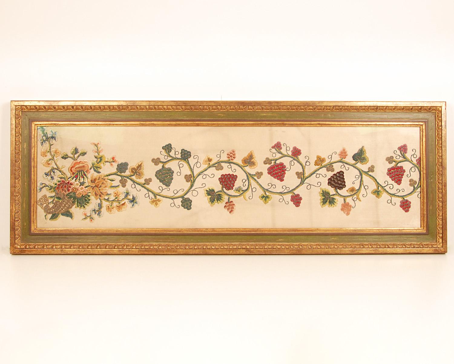 17th Century Embroidered Altar Cloth Framed Textile Art Cornucopia a pair im Zustand „Gut“ im Angebot in Wommelgem, VAN