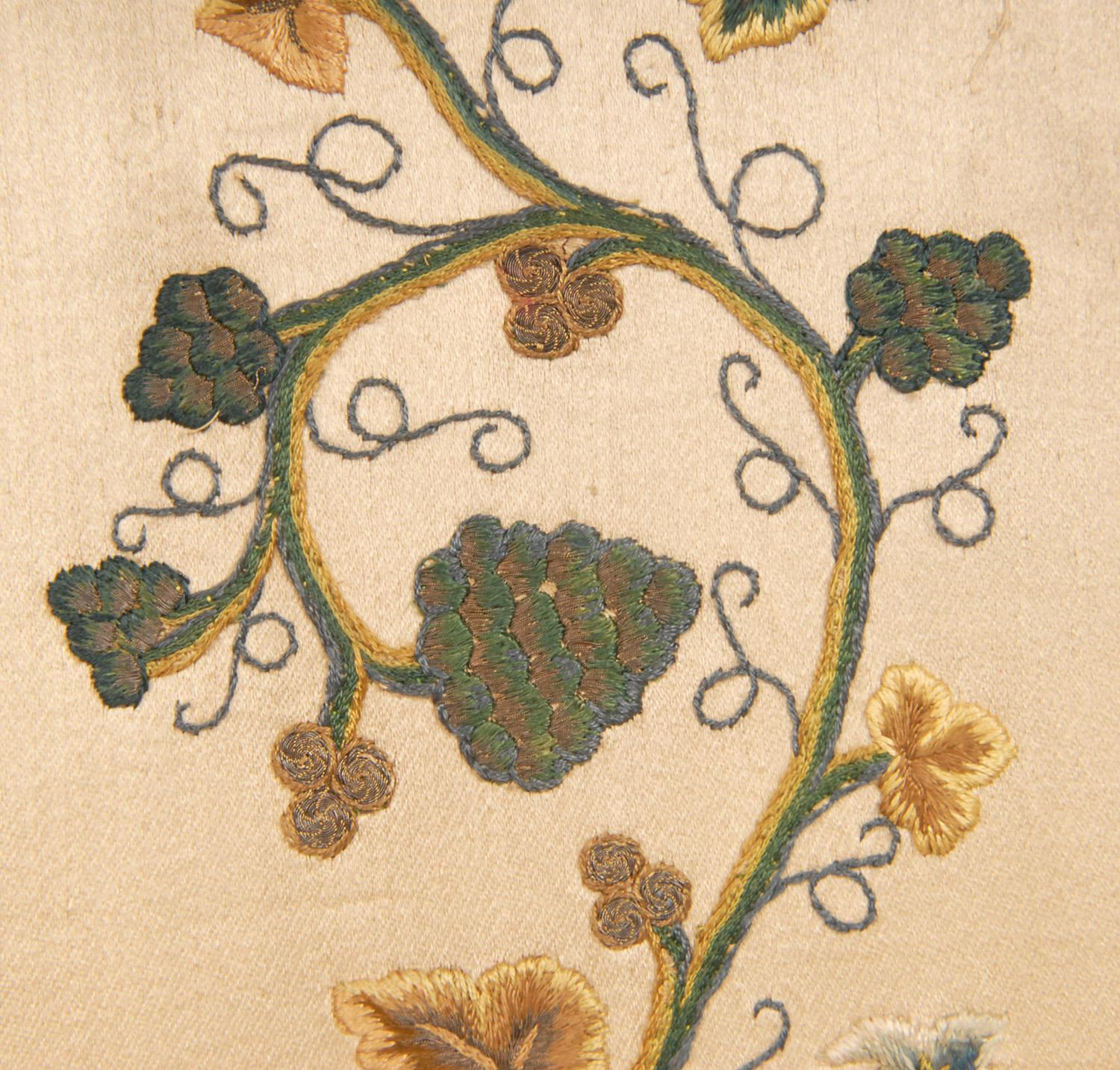 17th Century Embroidered Altar Cloth Framed Textile Art Cornucopia a pair (Wandteppich) im Angebot