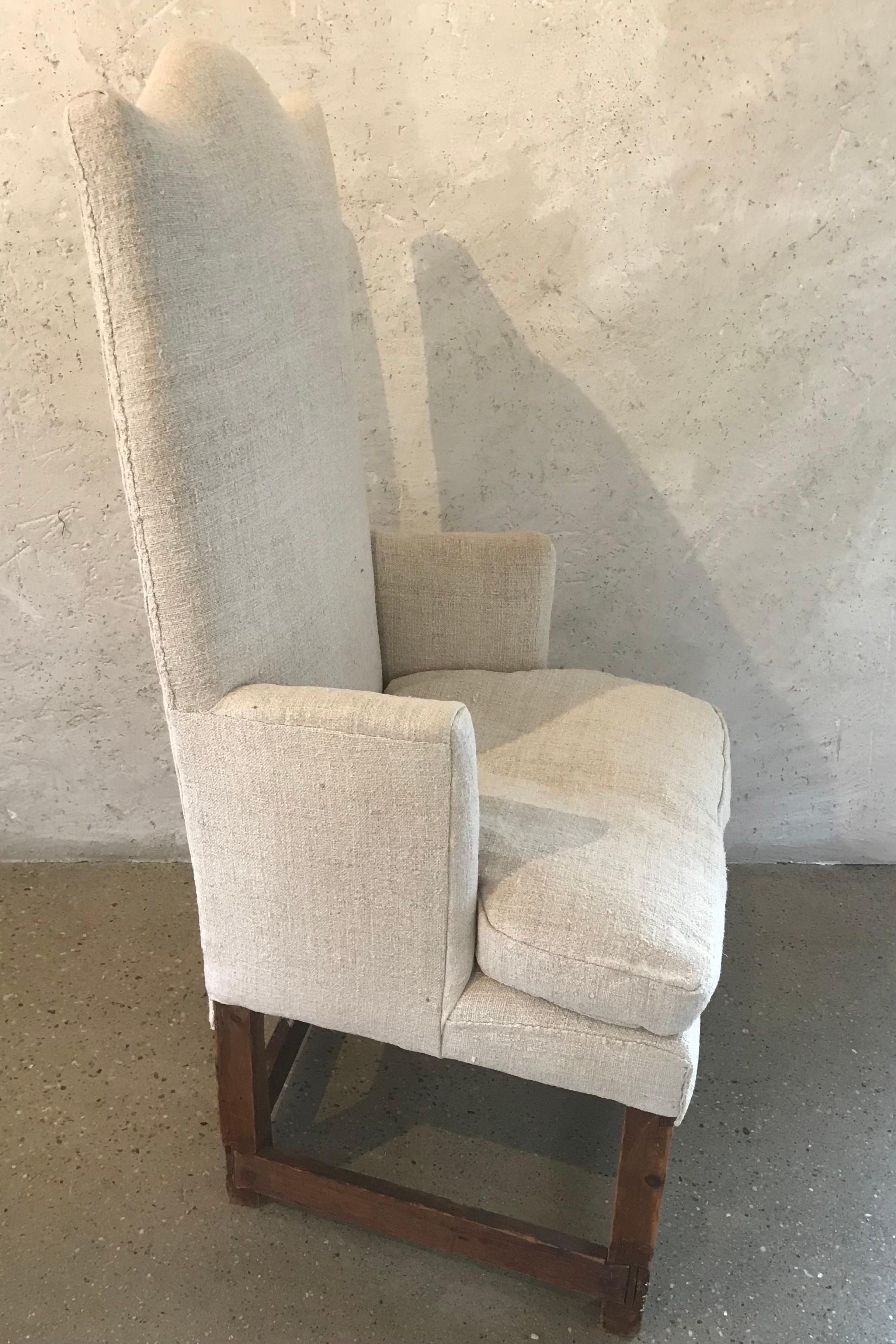 17th Century American High Back Hall Chair in Period Linen For Sale 3