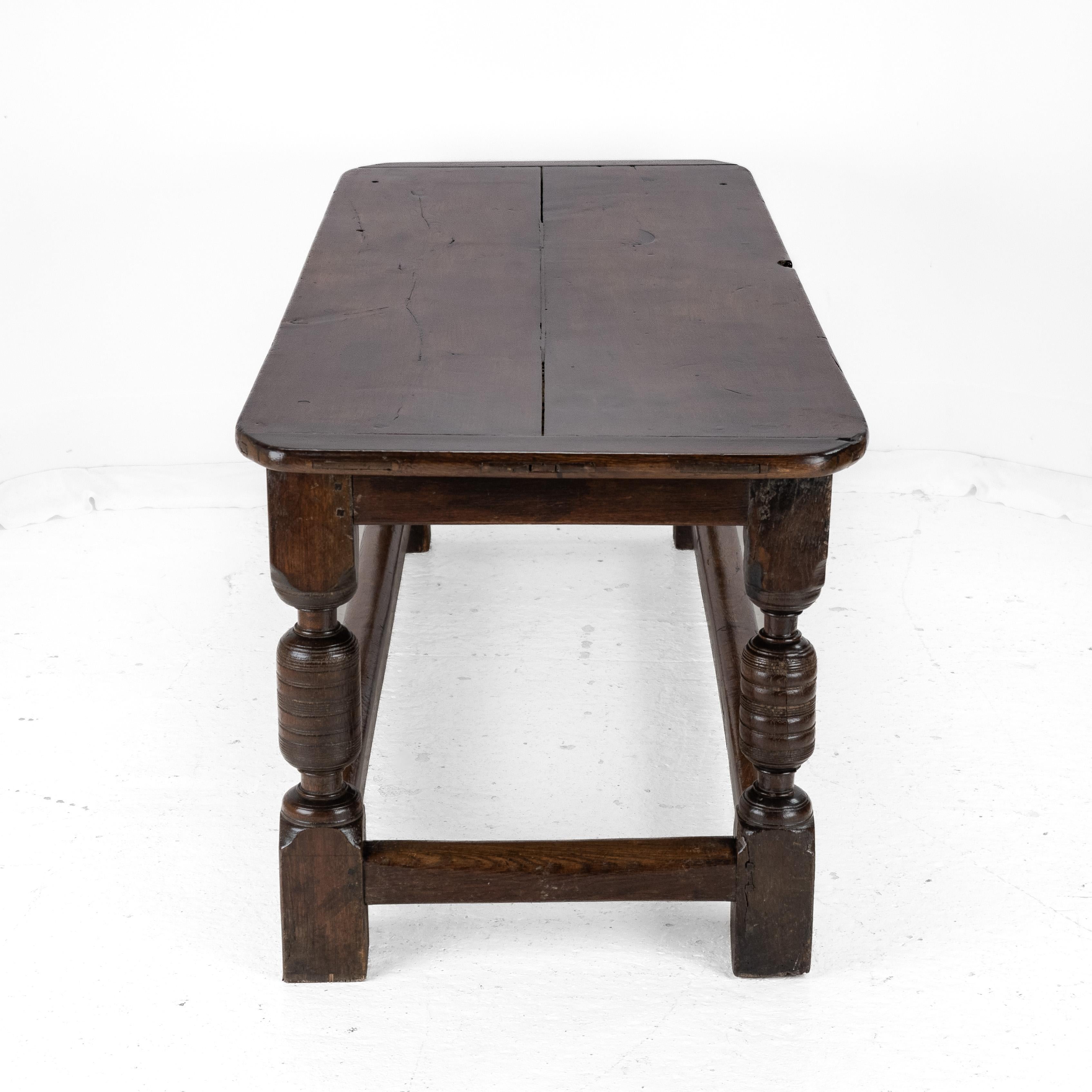 17th Century and Later Oak Refectory Dining Table In condizioni buone in vendita a Leeds, GB