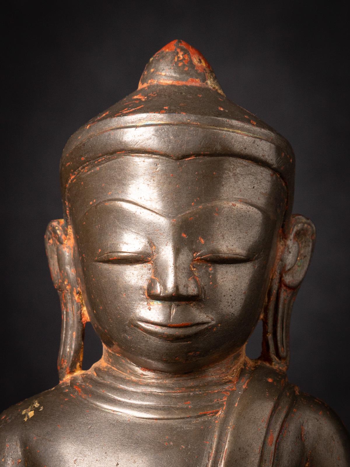 Statue de Bouddha birman en bronze ancien du 17e siècle - période Ava de Birmanie en vente 4