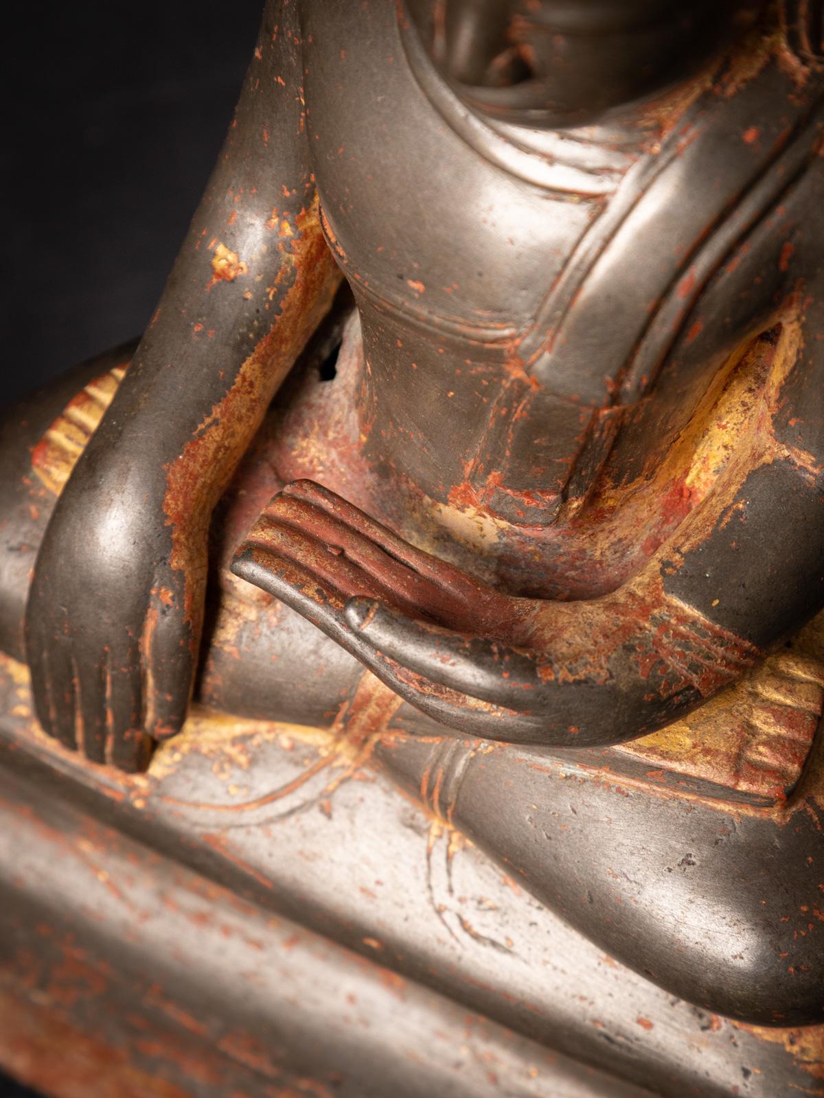 Statue de Bouddha birman en bronze ancien du 17e siècle - période Ava de Birmanie en vente 12