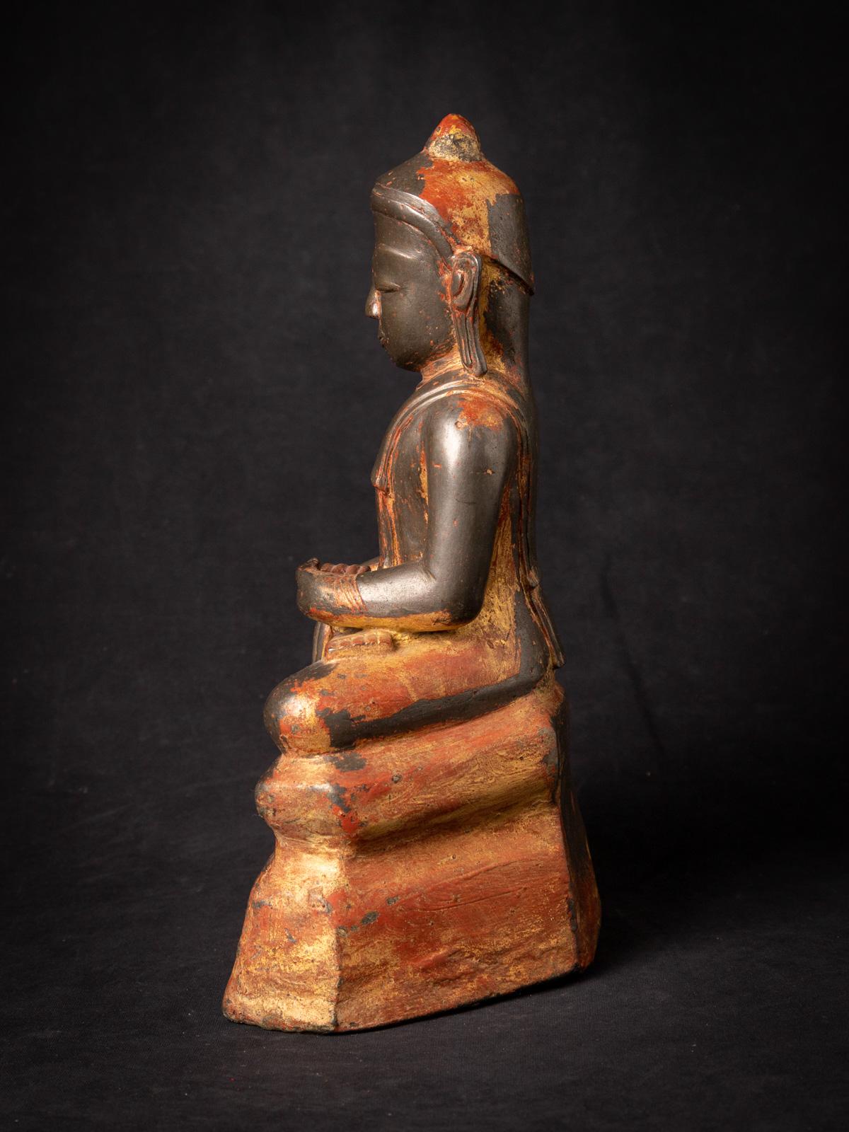 Thaïlandais Statue de Bouddha birman en bronze ancien du 17e siècle - période Ava de Birmanie en vente