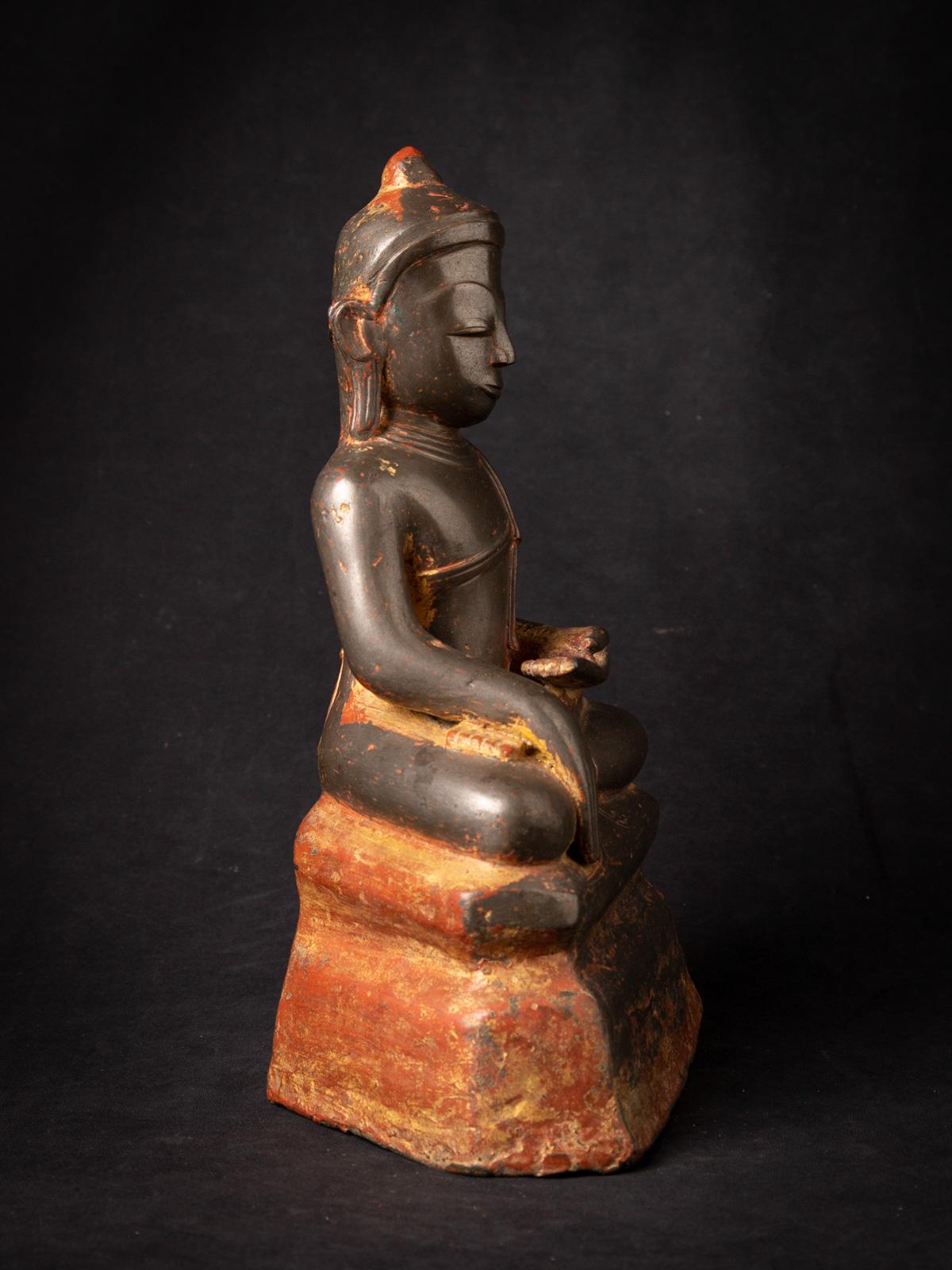 XVIIIe siècle et antérieur Statue de Bouddha birman en bronze ancien du 17e siècle - période Ava de Birmanie en vente