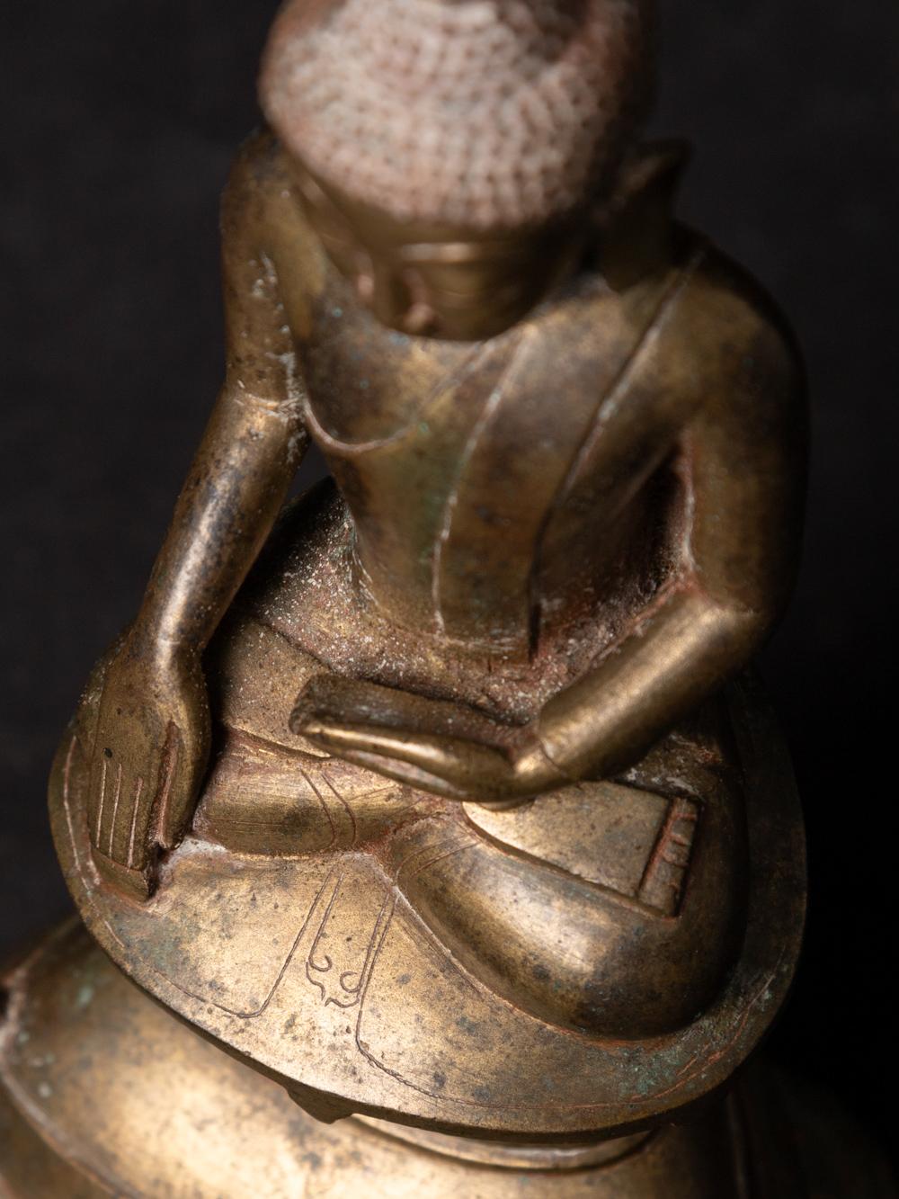 17th century Antique bronze Burmese Buddha statue from Burma For Sale 14