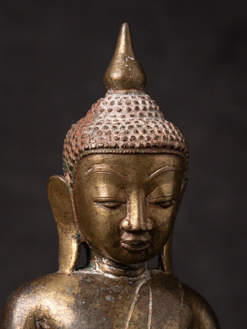 18th Century and Earlier 17th century Antique bronze Burmese Buddha statue from Burma For Sale