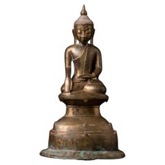 statue de Bouddha birman du 17e siècle en bronze ancien provenant de Birmanie