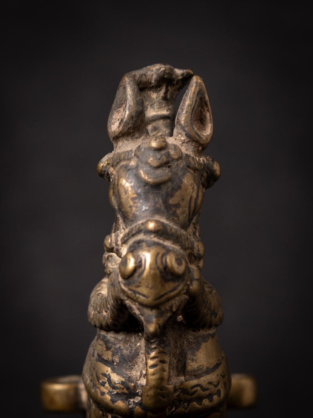 17th century Antique bronze Indian horse statue from India For Sale 5