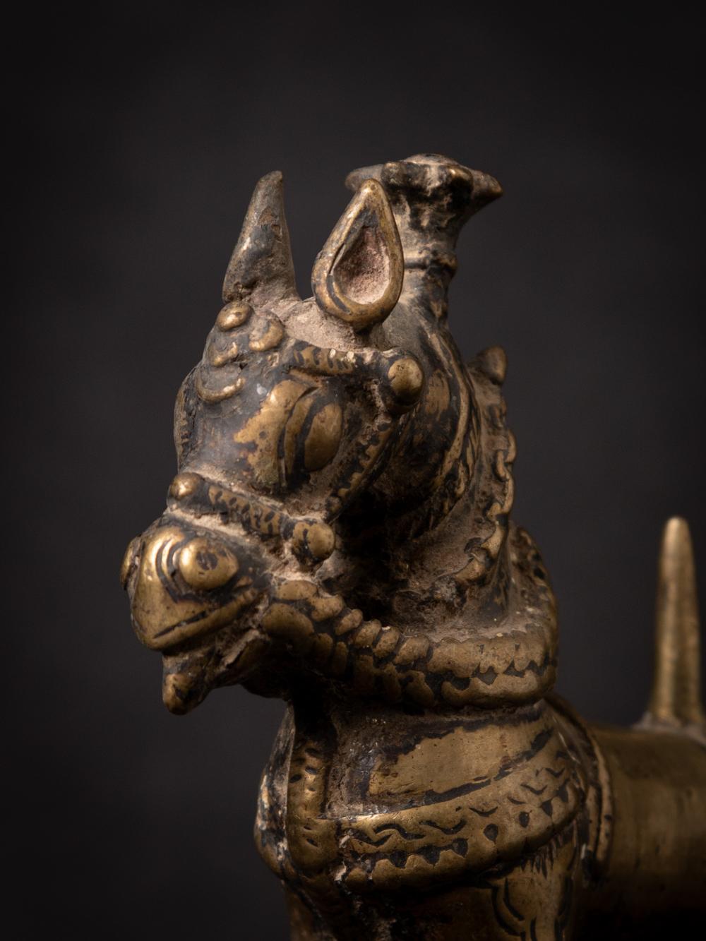 17th century Antique bronze Indian horse statue from India For Sale 7