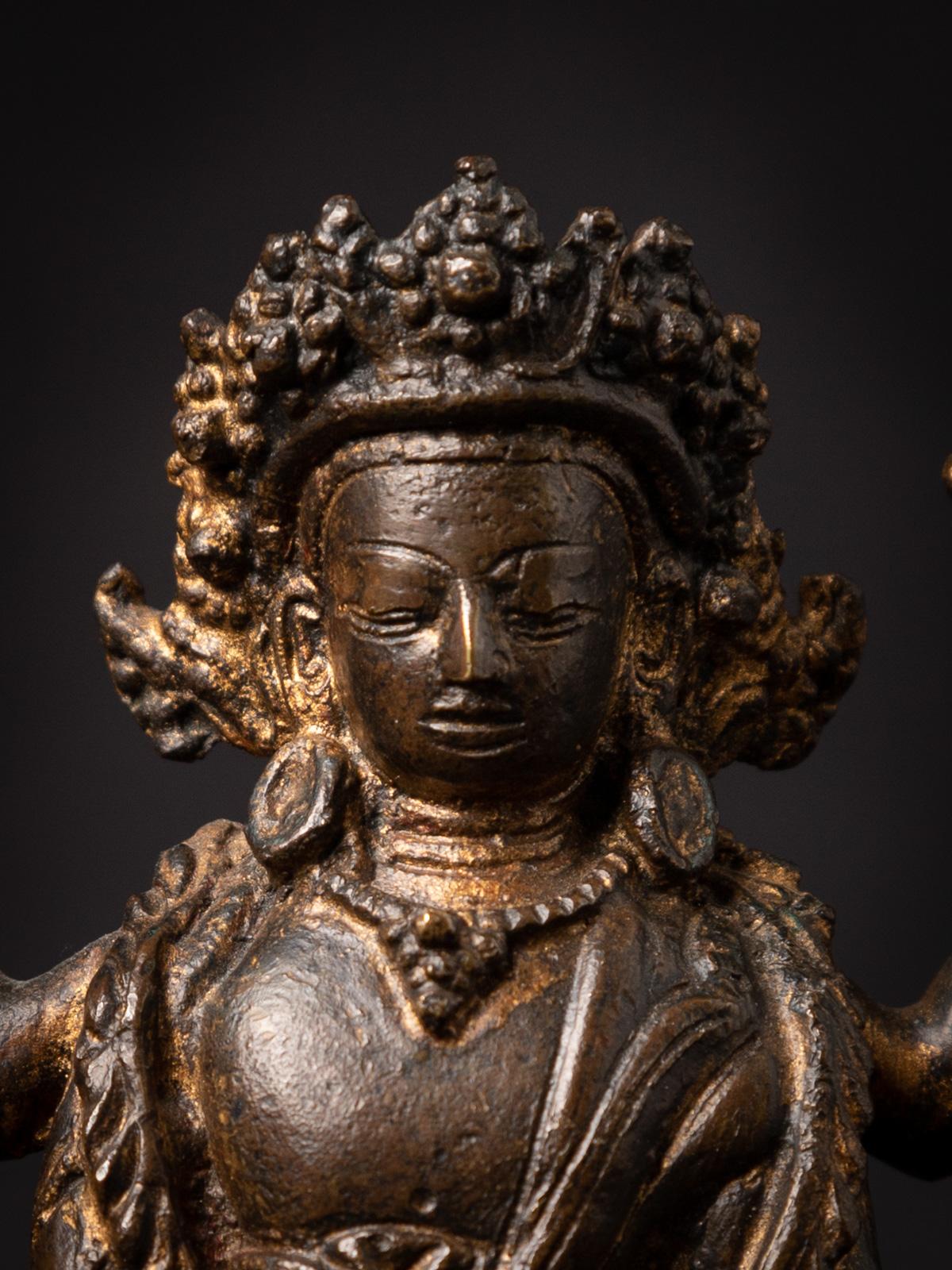 17th century Antique bronze Nepali Vishnu statue originating from Nepal 5