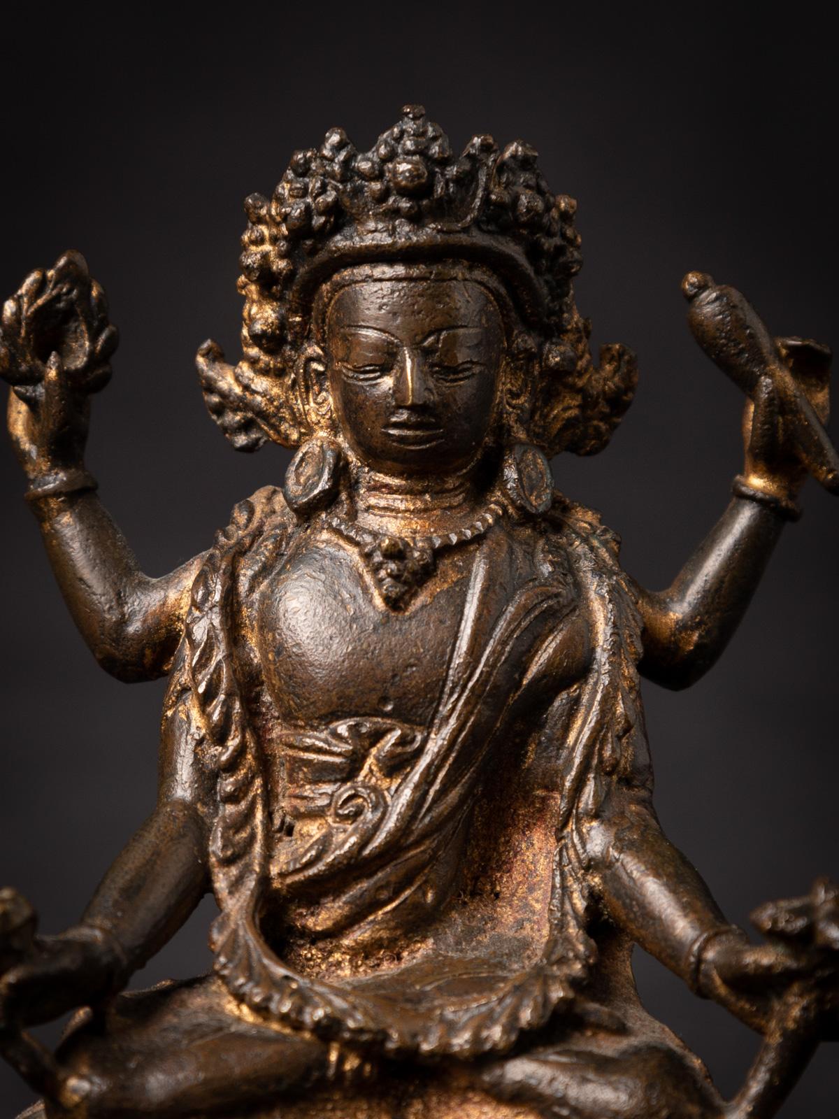 17th century Antique bronze Nepali Vishnu statue originating from Nepal 8
