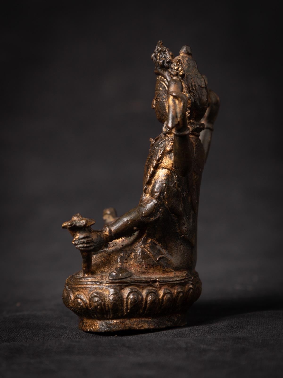 17th century Antique bronze Nepali Vishnu statue originating from Nepal 13