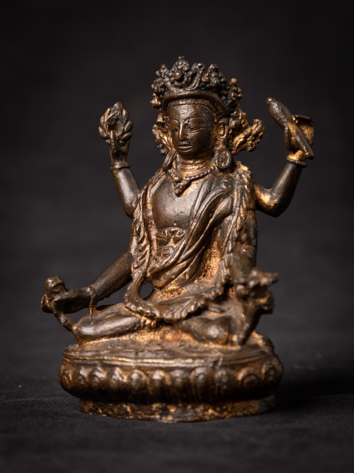 17th century Antique bronze Nepali Vishnu statue originating from Nepal 14