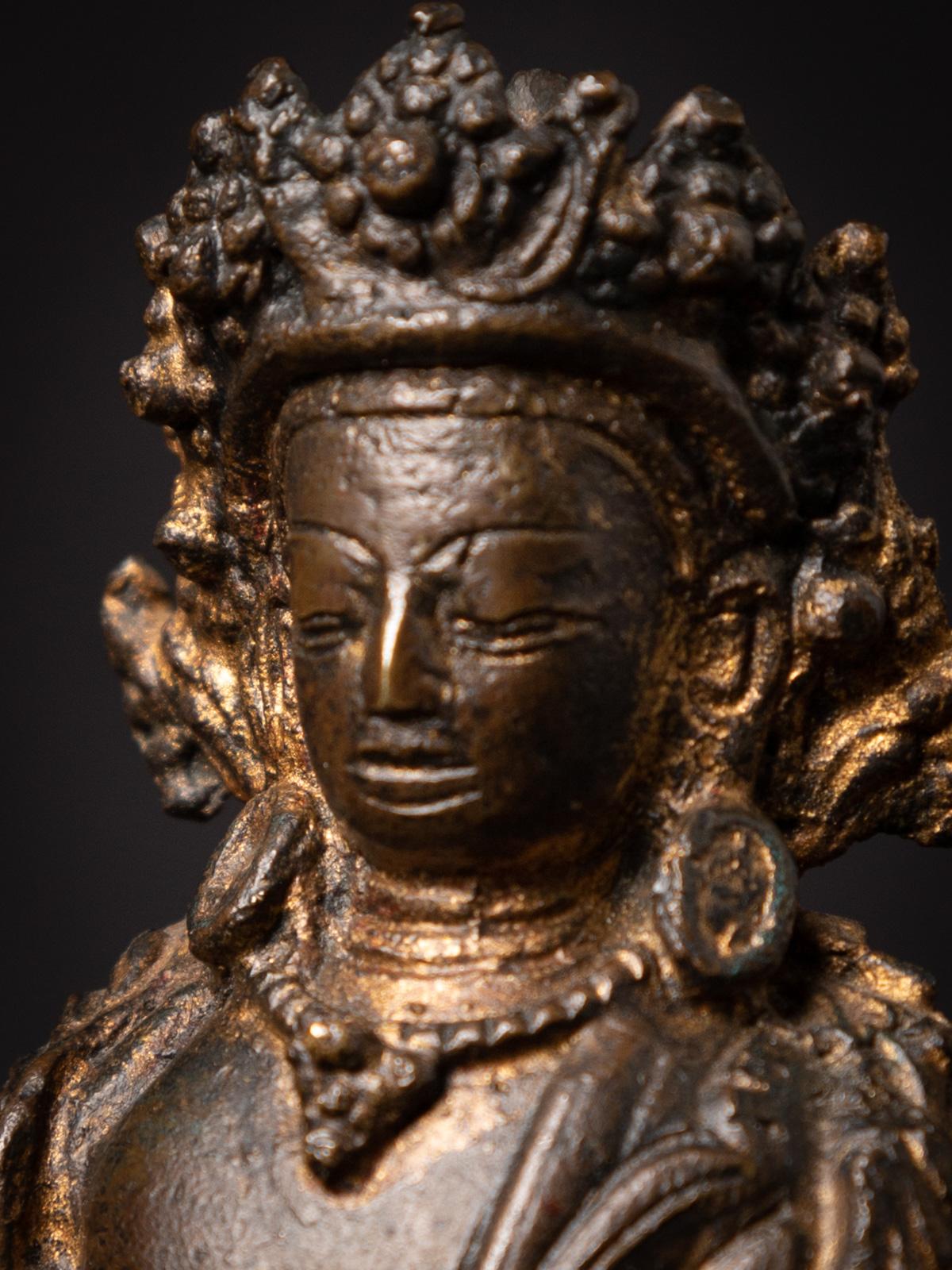 17th century Antique bronze Nepali Vishnu statue originating from Nepal 1