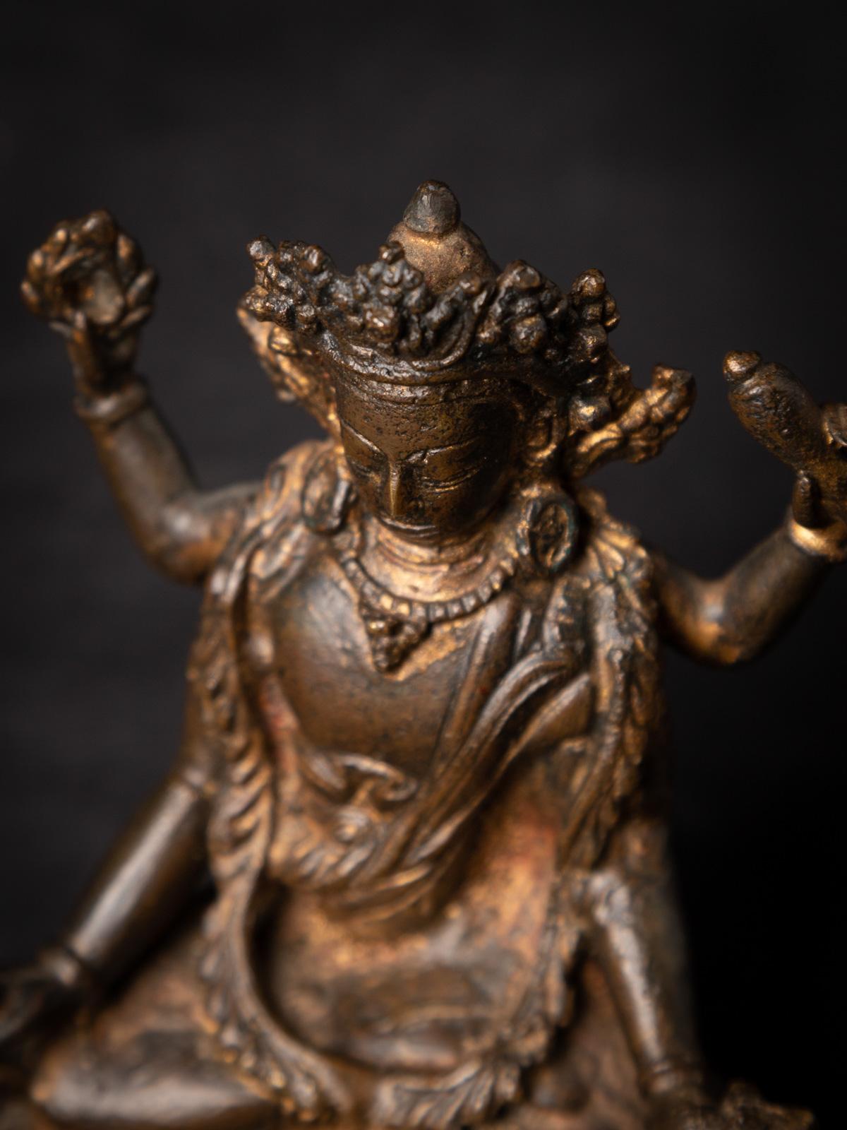 17th century Antique bronze Nepali Vishnu statue originating from Nepal 2