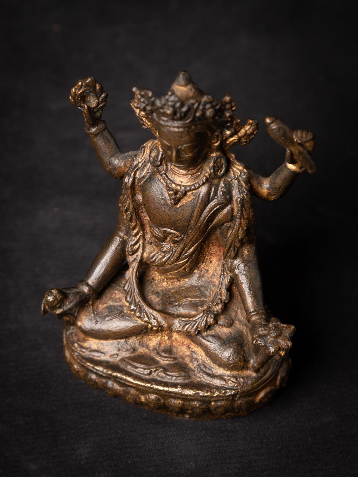 17th century Antique bronze Nepali Vishnu statue originating from Nepal 3