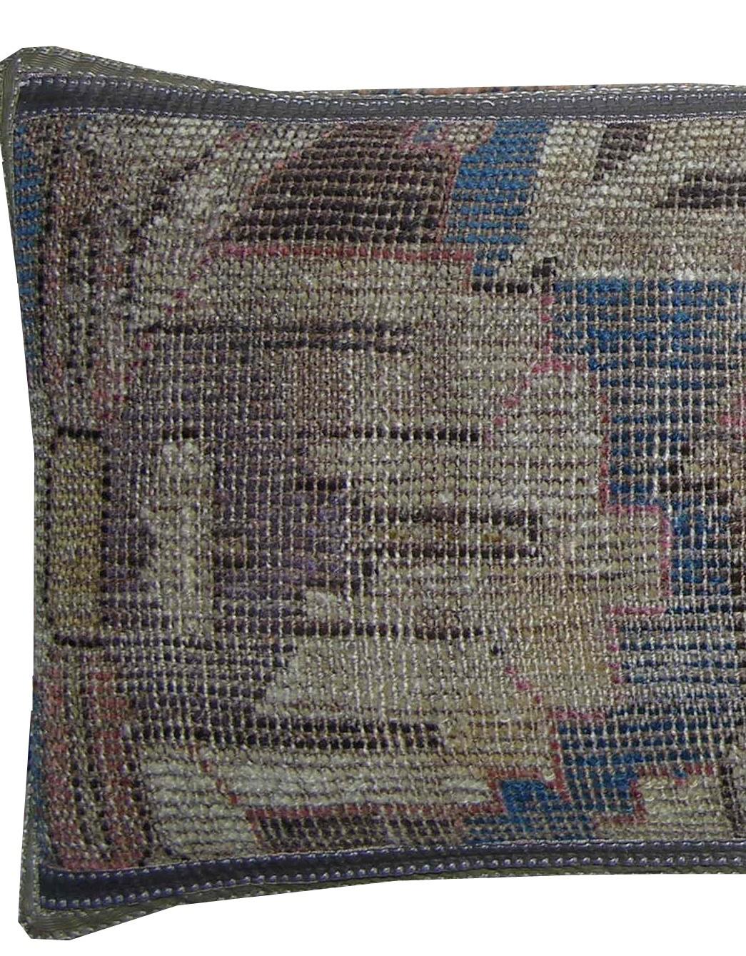 Stile impero Cuscino antico caucasico del XVII secolo in vendita