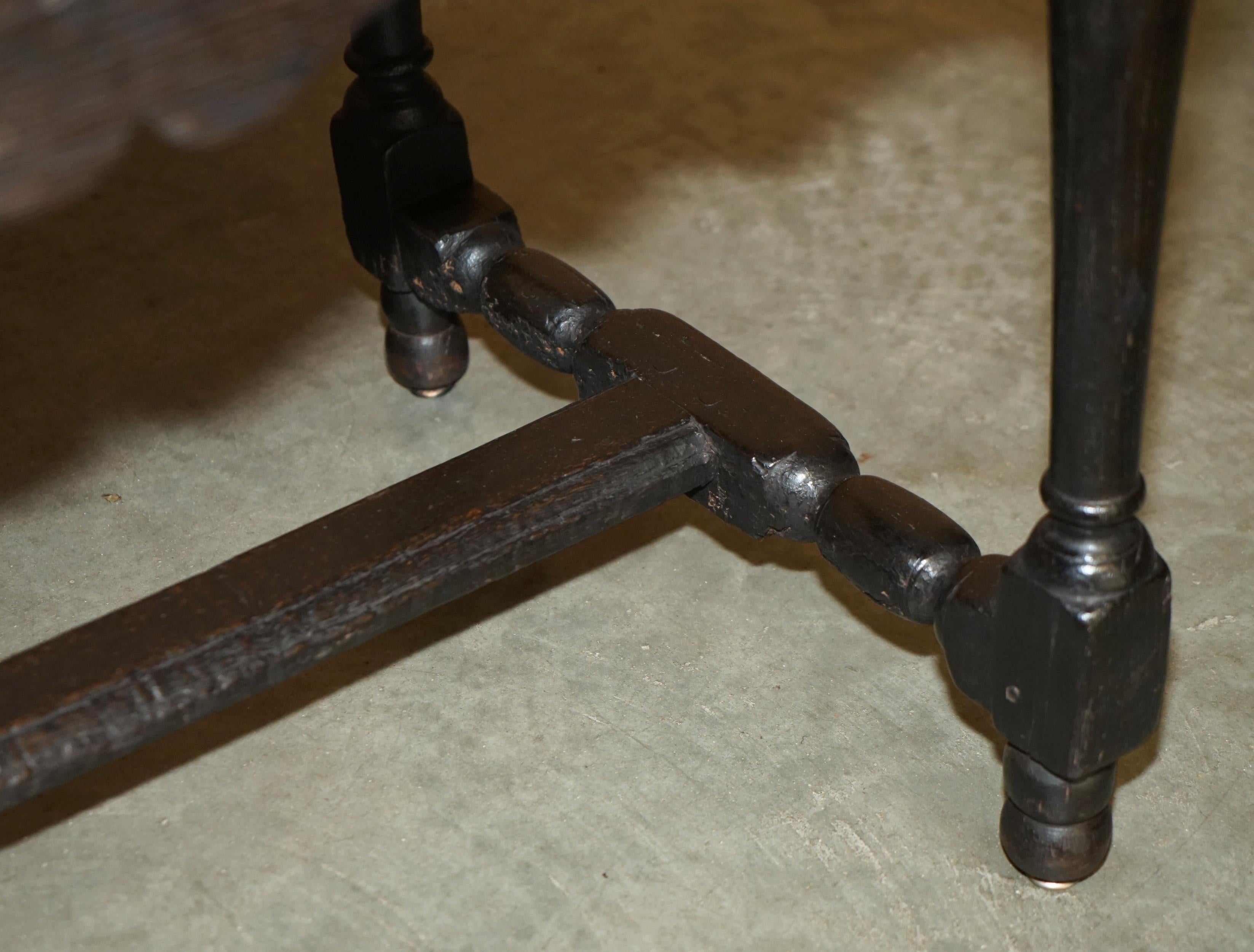 TAVOLO DA LATO IN QUERCIA FLEMISH DEL 17° SECOLO ANTICO Charles II CON CASSETTO UNICO in vendita 2