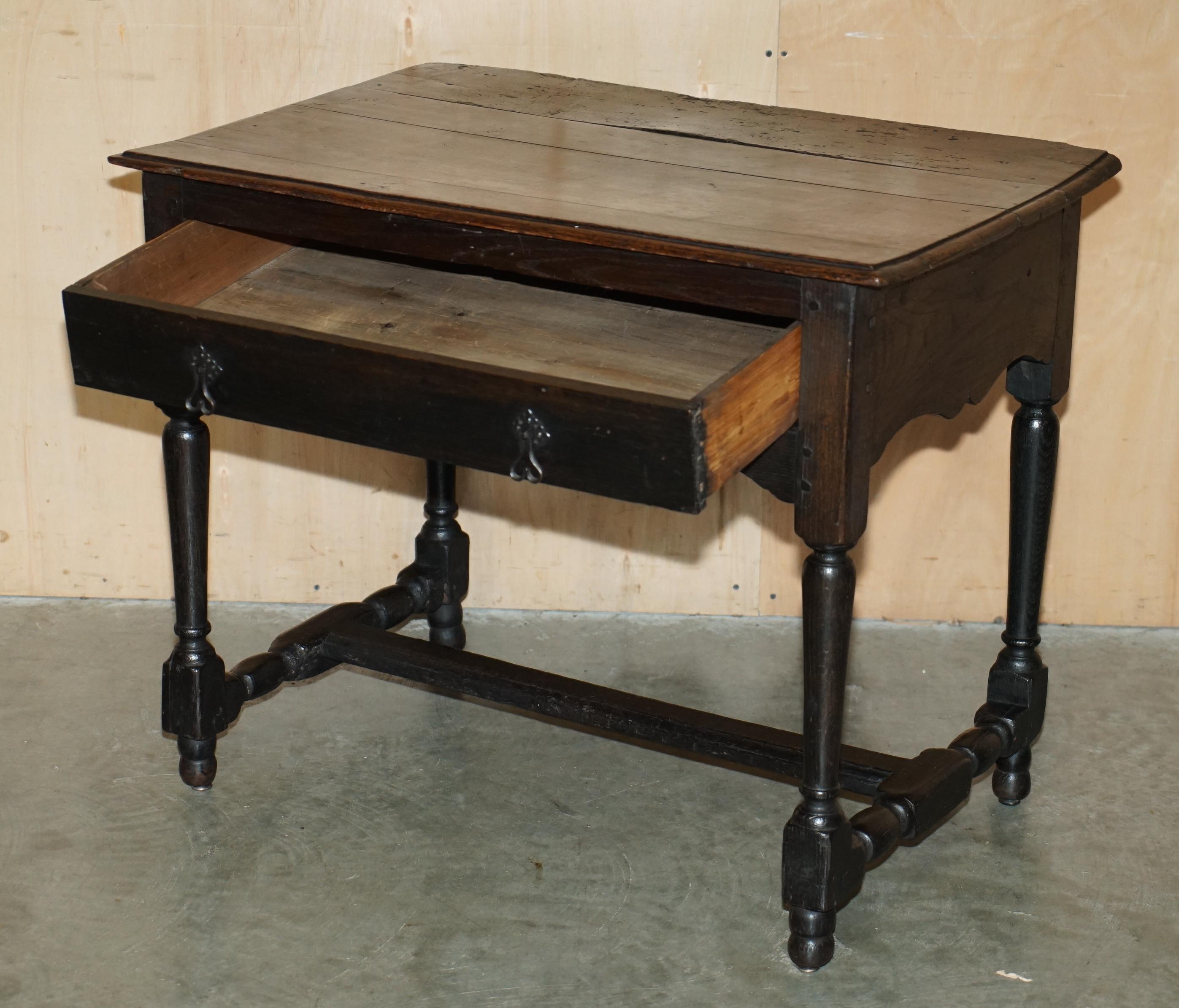 TAVOLO DA LATO IN QUERCIA FLEMISH DEL 17° SECOLO ANTICO Charles II CON CASSETTO UNICO in vendita 7