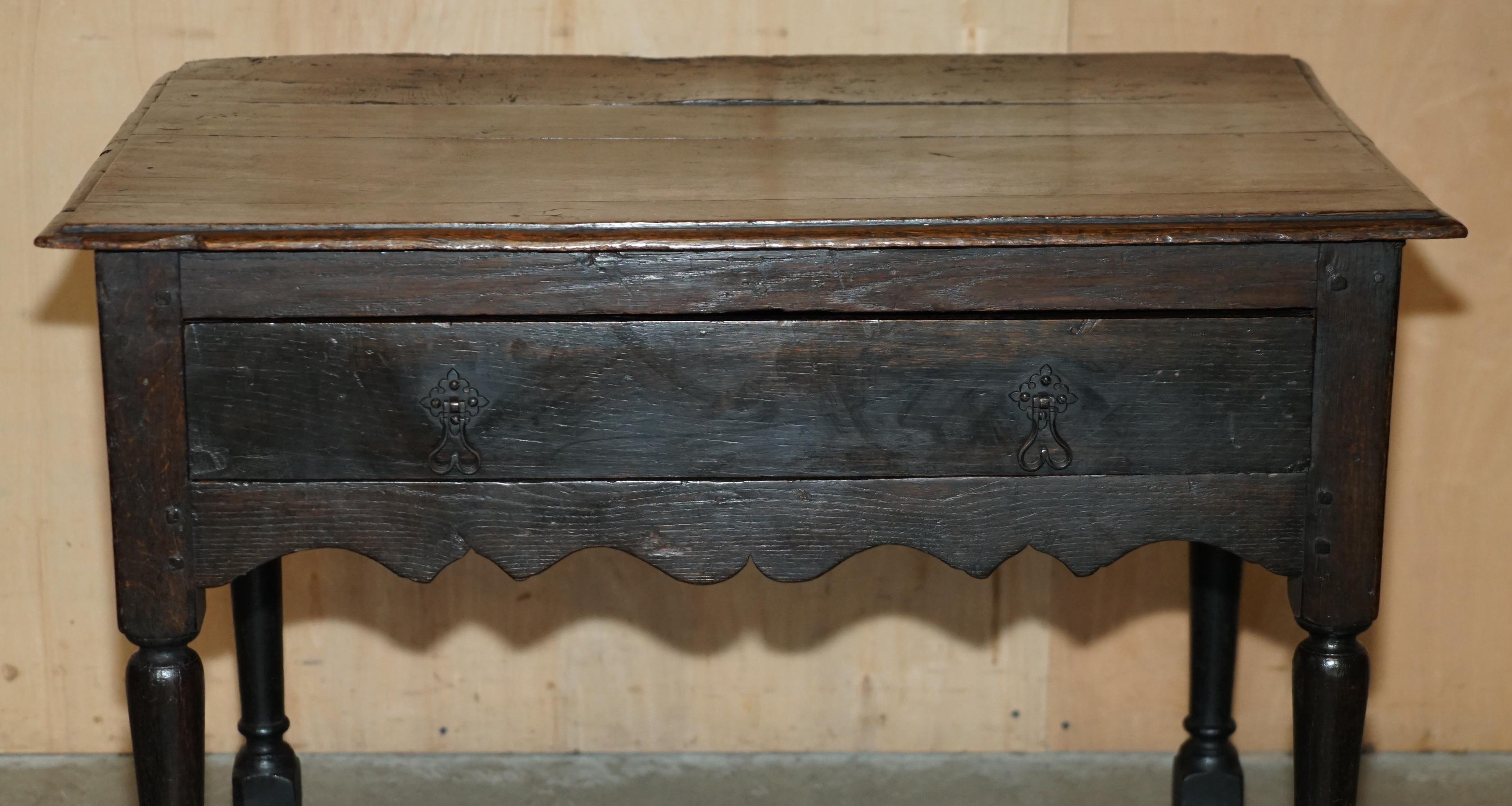 TAVOLO DA LATO IN QUERCIA FLEMISH DEL 17° SECOLO ANTICO Charles II CON CASSETTO UNICO In condizioni buone in vendita a West Sussex, Pulborough