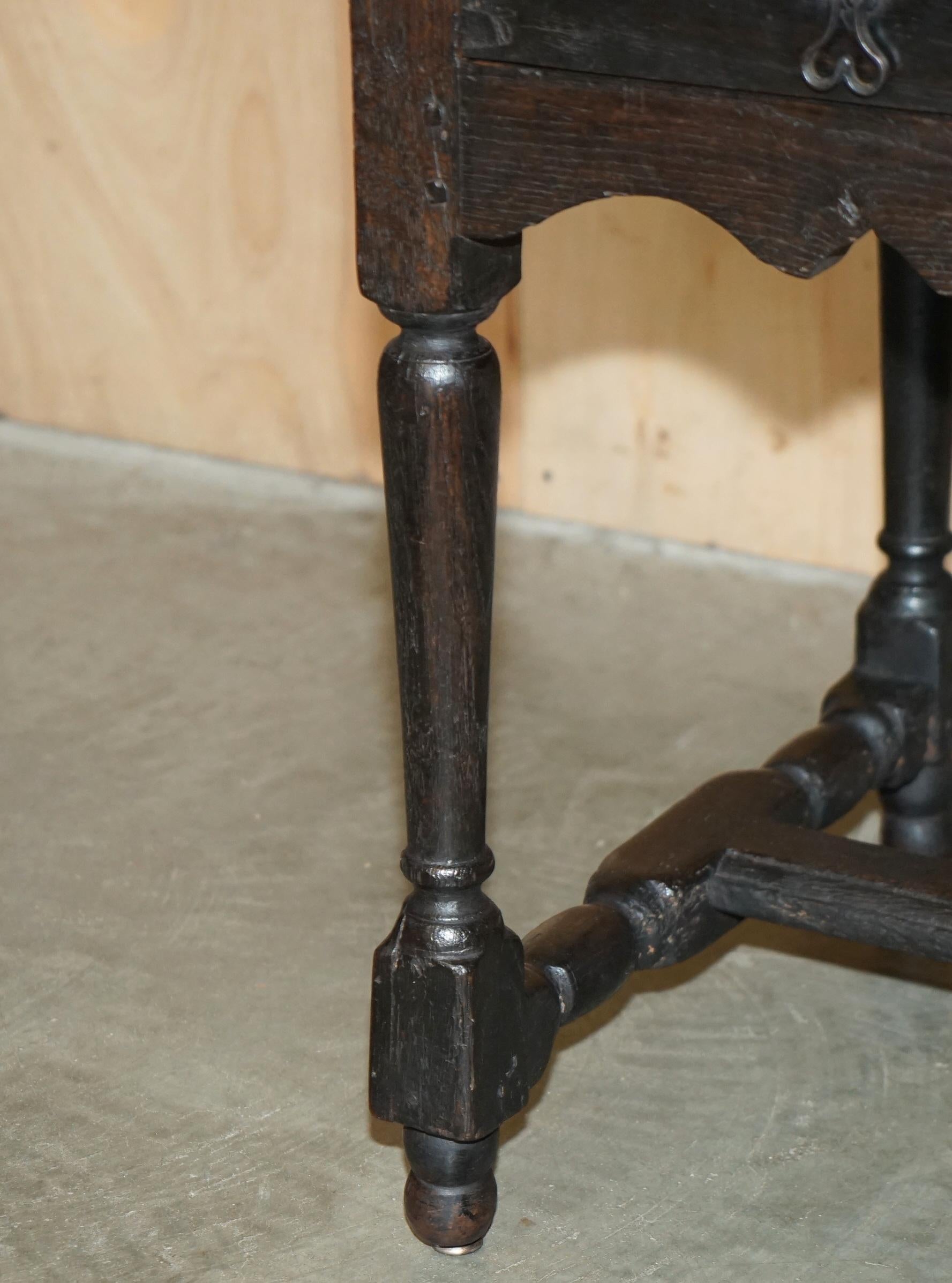 Quercia TAVOLO DA LATO IN QUERCIA FLEMISH DEL 17° SECOLO ANTICO Charles II CON CASSETTO UNICO in vendita