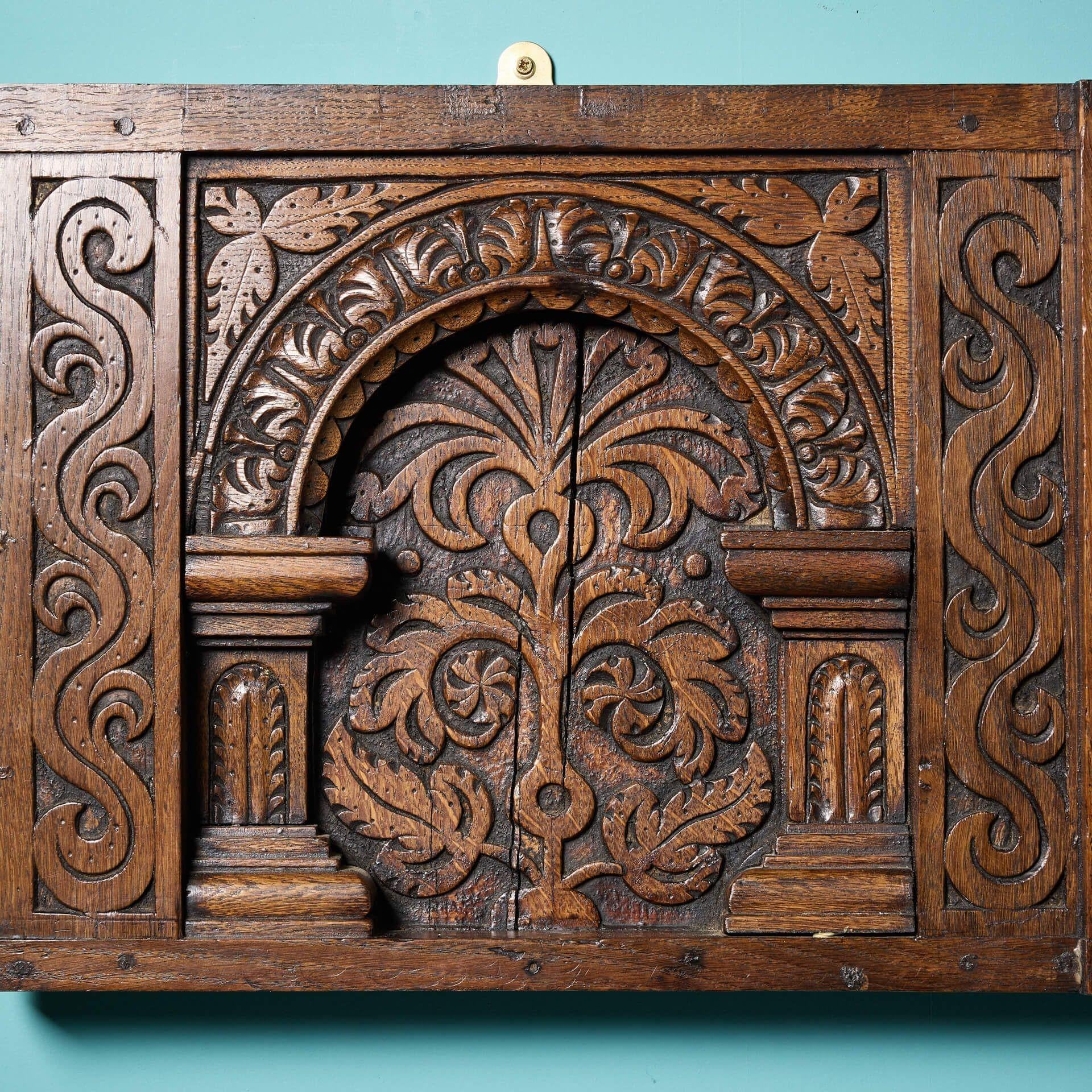 Giacobiano Pannello da parete decorativo antico in Oak del XVII secolo