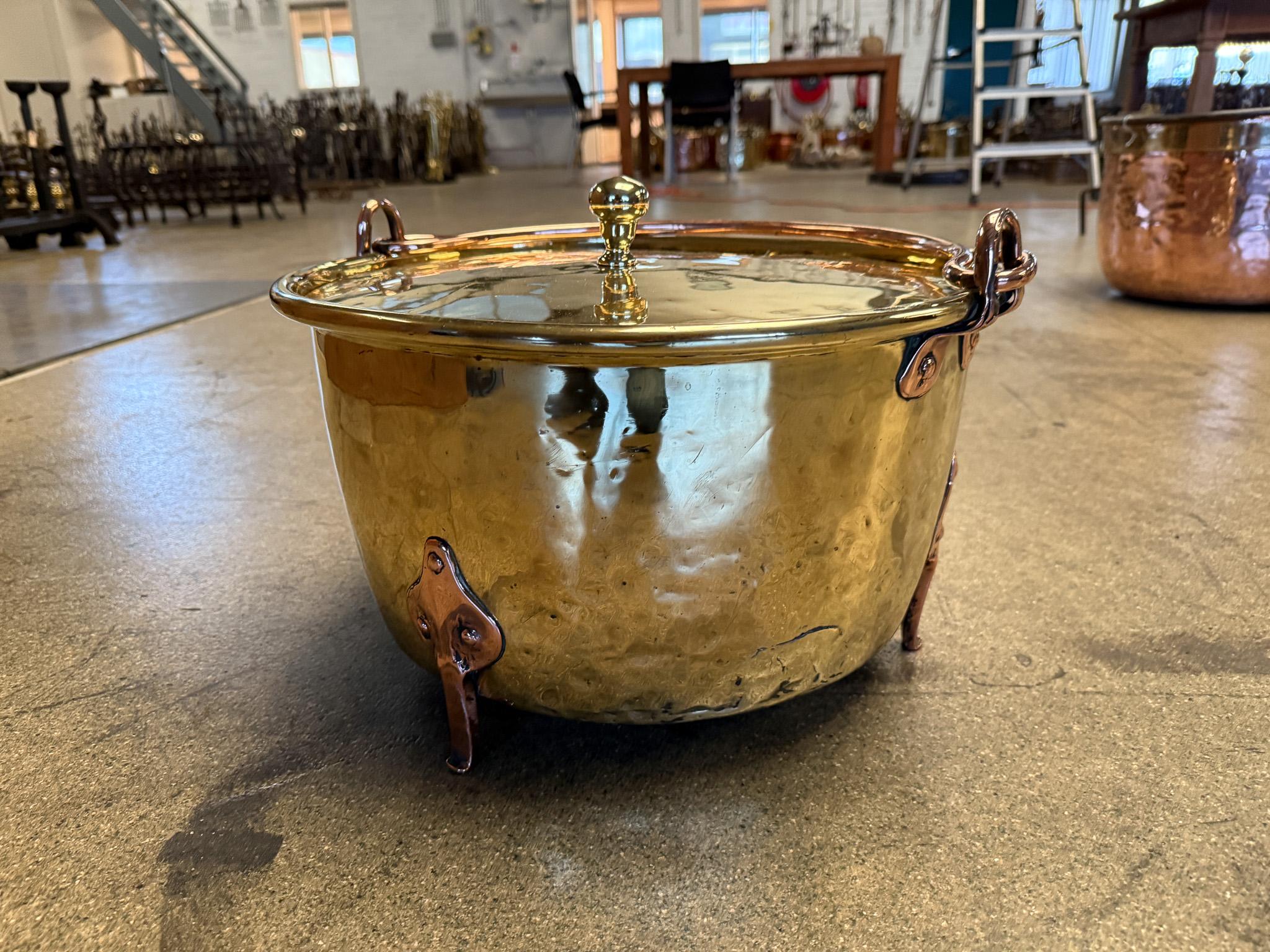 17th Century Antique Dutch Polished Brass Firewood Basket For Sale 14