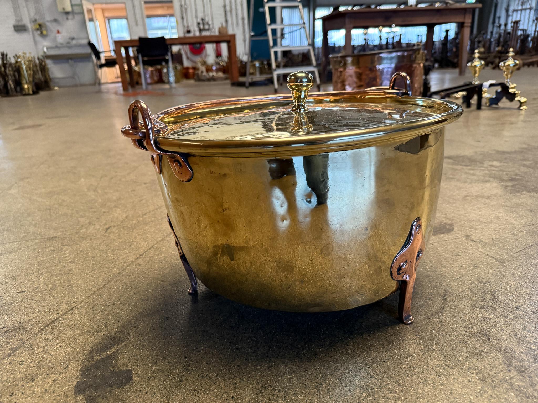 17th Century Antique Dutch Polished Brass Firewood Basket For Sale 15