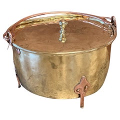 Panier en bois de feuillus néerlandais ancien du 17ème siècle en laiton poli