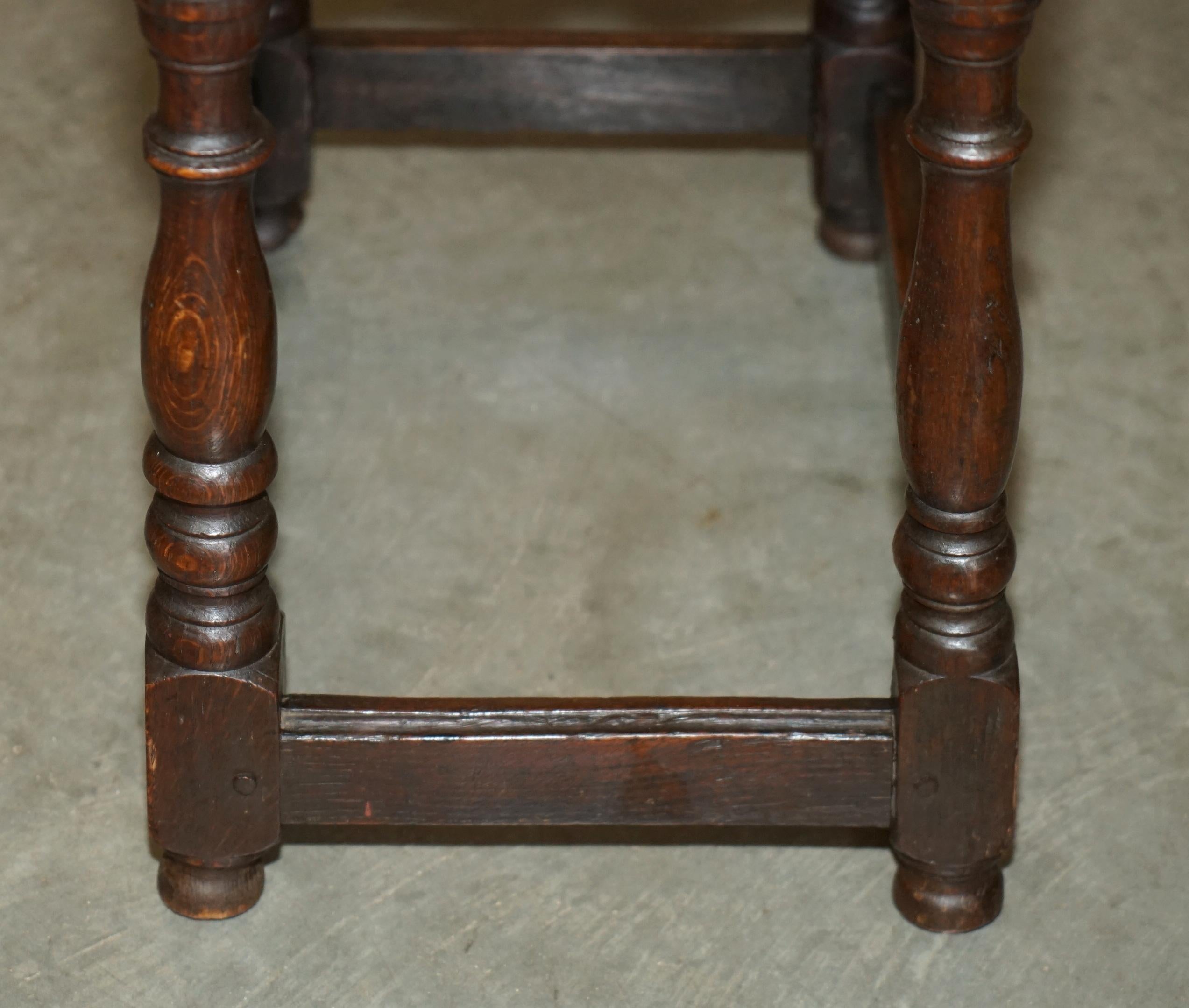 17TH CENTURY ANTIQUE ENGLISH OAK SIDE END LAMP WINE TABLE LOVELY PATiNATED TOP For Sale 5