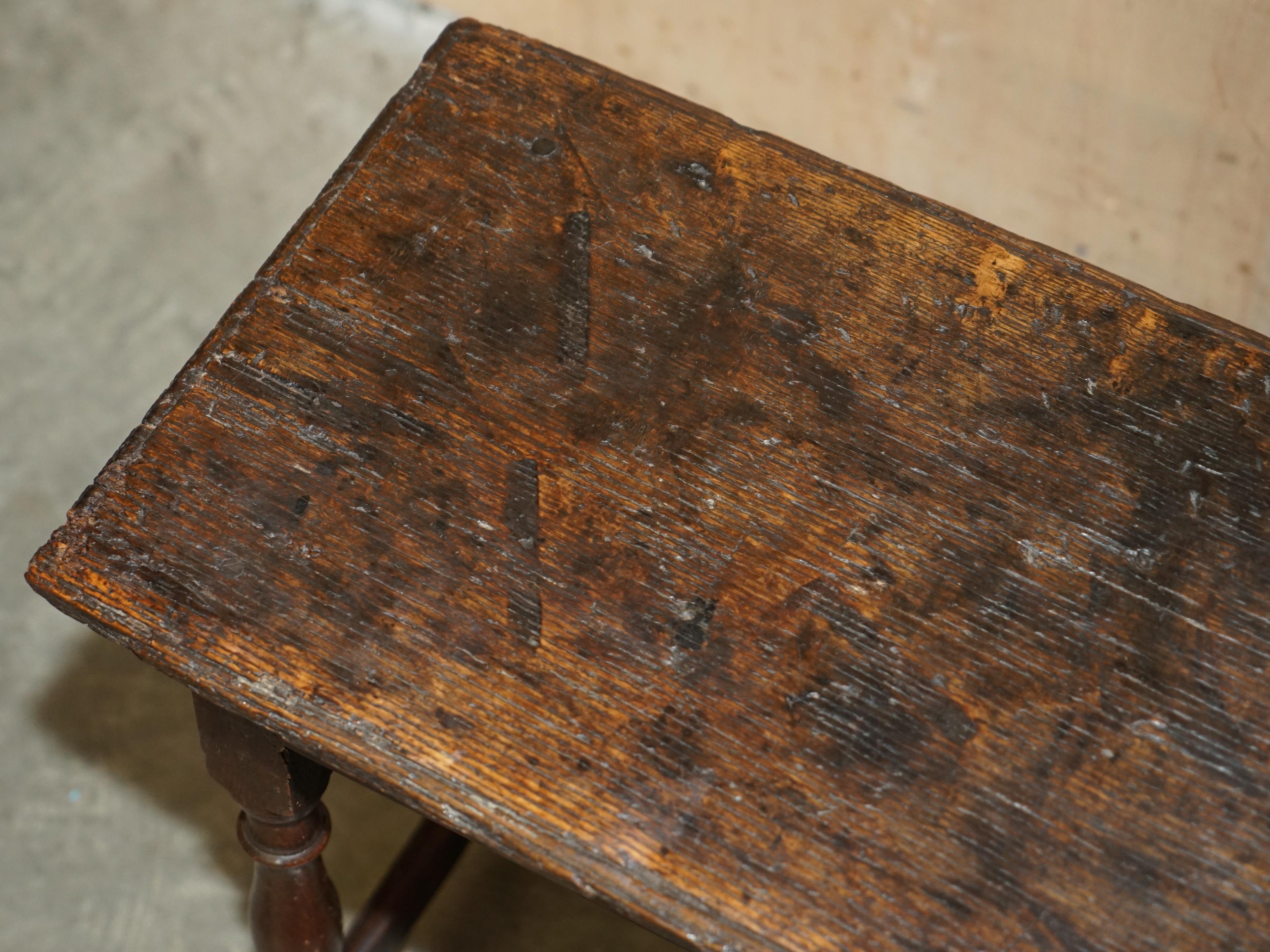 Hand-Crafted 17TH CENTURY ANTIQUE ENGLISH OAK SIDE END LAMP WINE TABLE LOVELY PATiNATED TOP For Sale