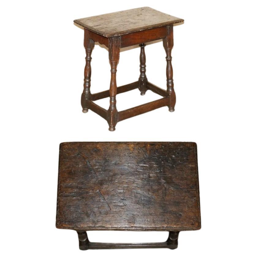 17TH CENTURY ANTIQUE ENGLISH OAK SIDE END LAMP WINE TABLE LOVELY PATiNATED TOP For Sale