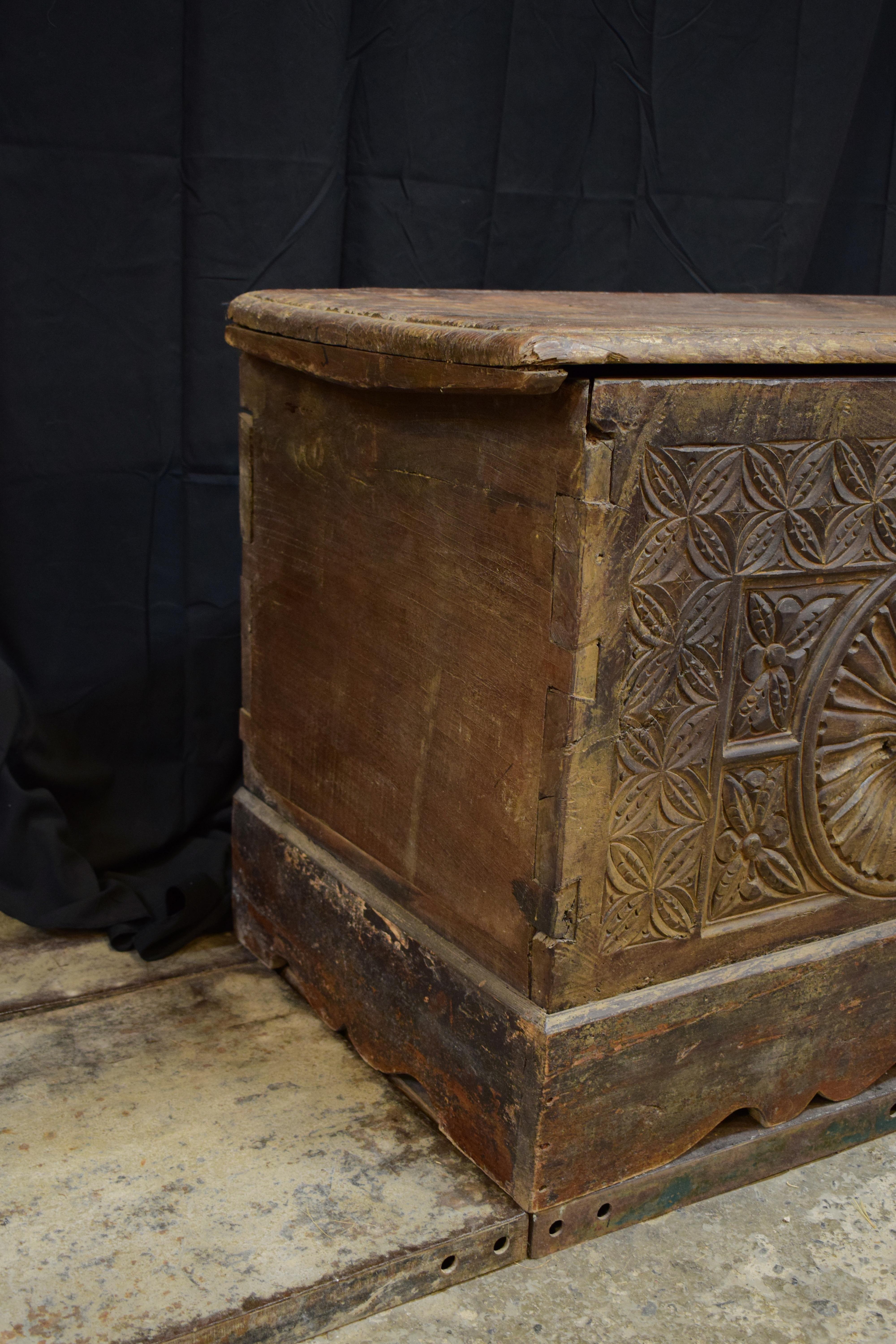 17th Century Antique French Oak Trunk from the Gothic Period For Sale 3