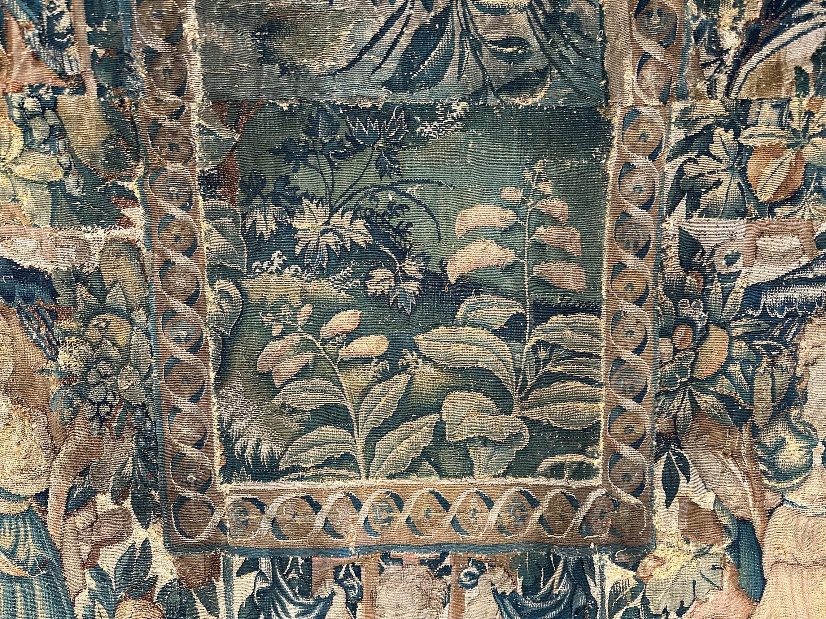 Tapisserie française ancienne du 17ème siècle Verdure laine et fleurs de soie 5x6 en vente 6
