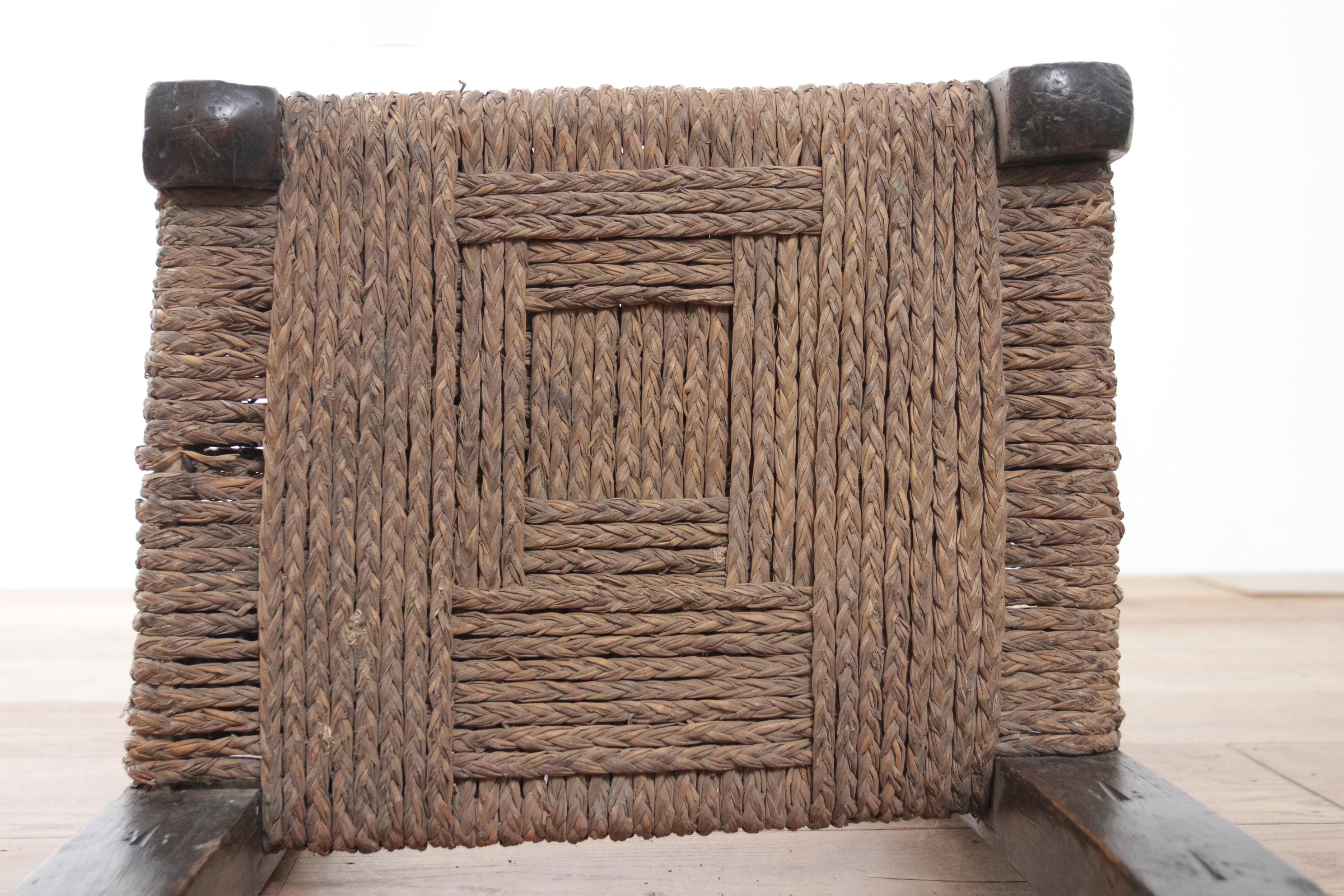 Tacheté 17ème siècle  Chaise d'appoint ancienne Wabi Sabi Livraison gratuite  en vente