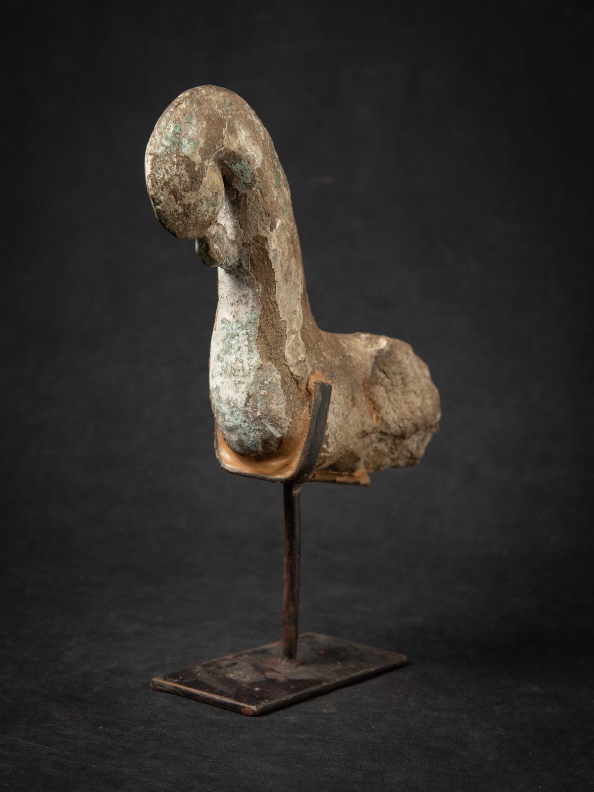 Fragment de temple antique en pierre

MATERIAL : Pierre naturelle
28 cm de haut
6 cm de large et 23,8 cm de profondeur
XVIIe siècle - peut-être plus ancien
Poids : 1,55 kgs
Originaire de l'Inde