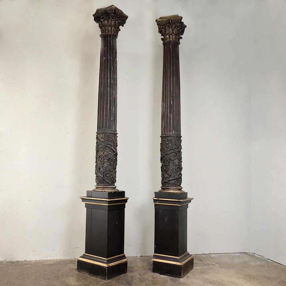 Columnes corinthiennes italiennes monumentales sur piédestaux du 17ème siècle en vente 6