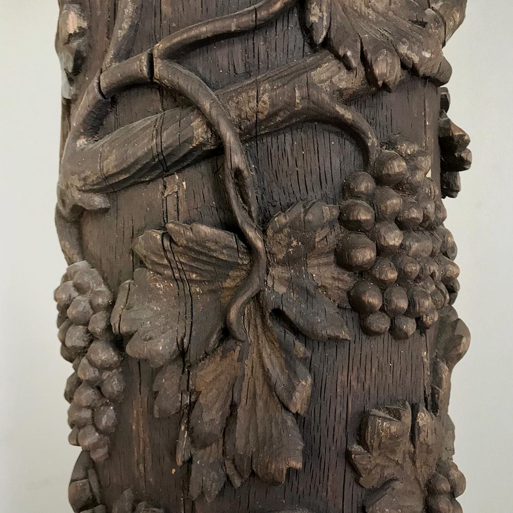 Hand-Carved 17th Century Architectural Monumental Italian Corinthian Columns on Pedestals  For Sale