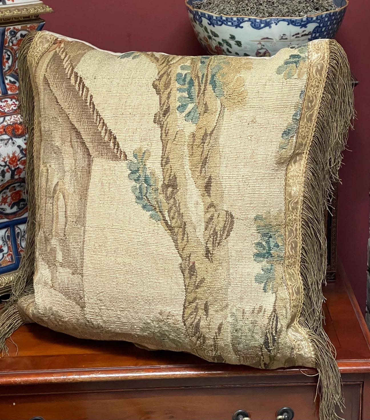 Almohada tapiz de Aubusson del siglo XVII Francés en venta